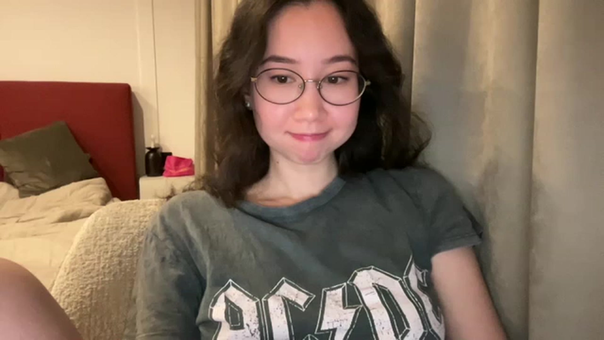 Gallery image thumbnail from cute_asian69's myfreecams stream on, 05/01/2023, 01:13 image 11 of 20
