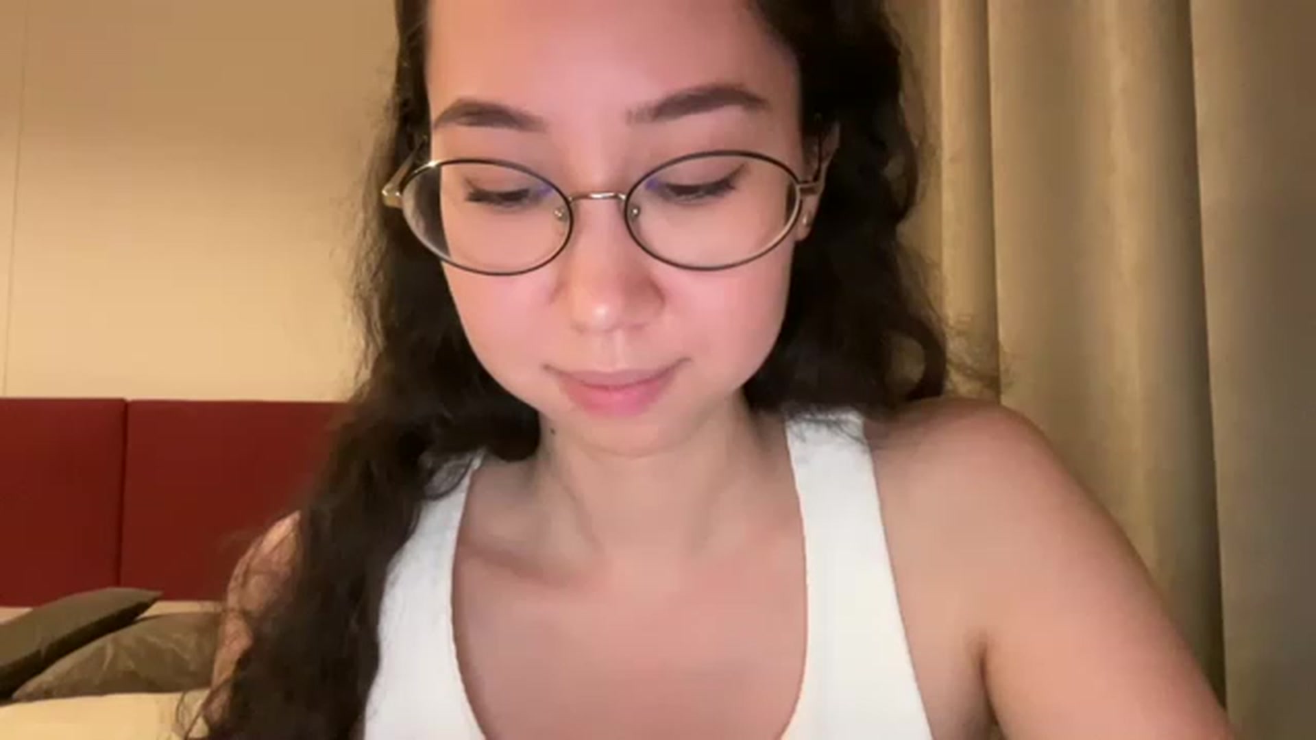 Gallery image thumbnail from cute_asian69's myfreecams stream on, 05/16/2023, 24:52 image 19 of 20