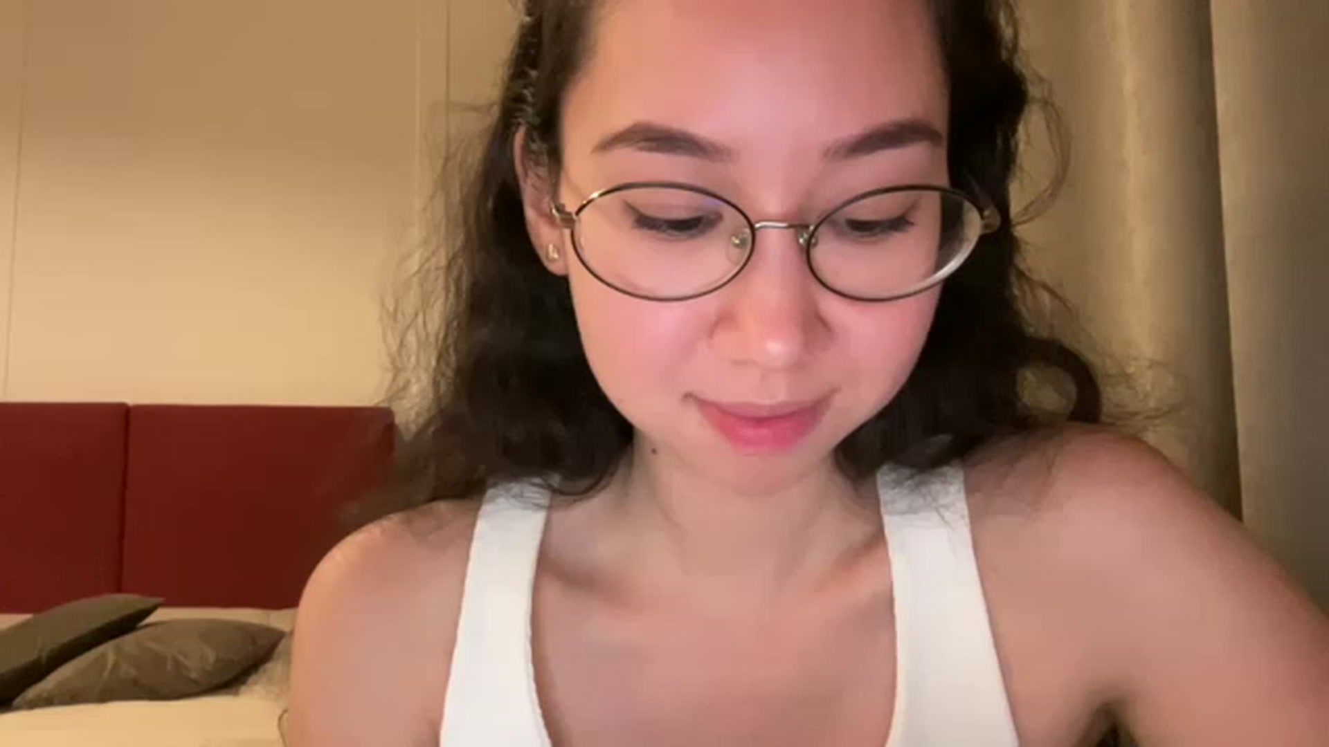 Gallery image thumbnail from cute_asian69's myfreecams stream on, 05/16/2023, 24:52 image 17 of 20