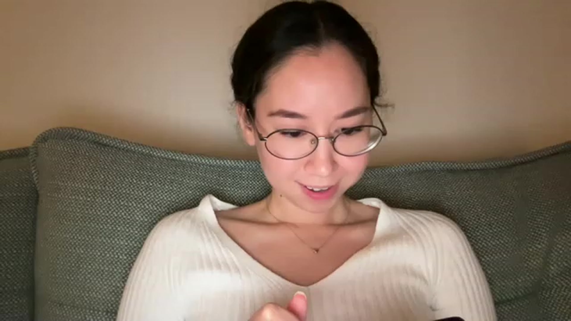 Gallery image thumbnail from cute_asian69's myfreecams stream on, 05/31/2023, 24:16 image 9 of 20