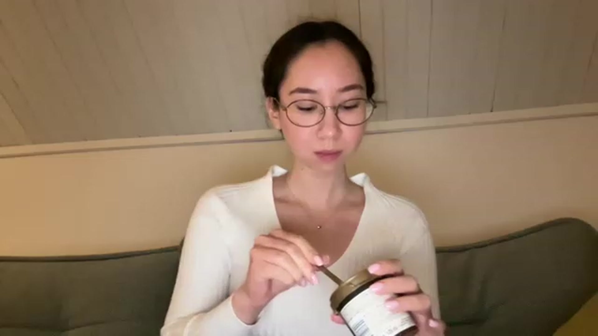 Gallery image thumbnail from cute_asian69's myfreecams stream on, 05/31/2023, 24:16 image 5 of 20