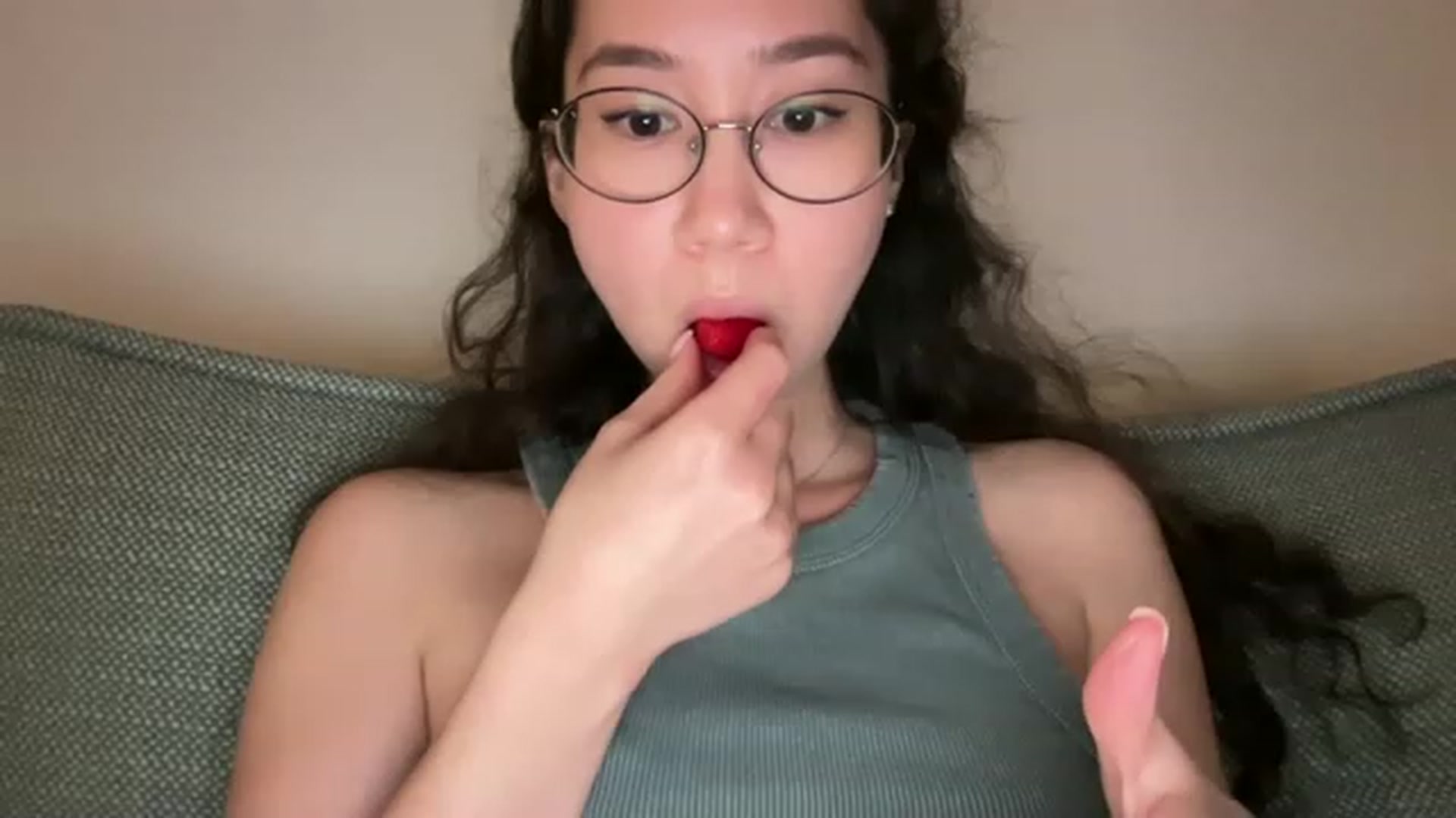 Gallery image thumbnail from cute_asian69's myfreecams stream on, 06/05/2023, 21:23 image 7 of 20