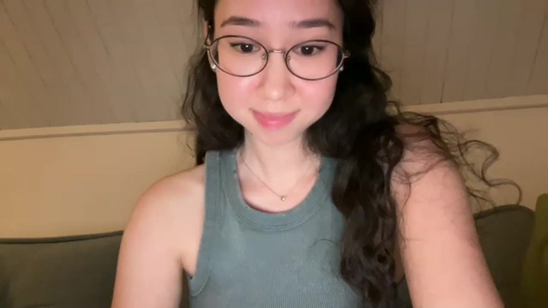 Gallery image thumbnail from cute_asian69's myfreecams stream on, 06/06/2023, 24:38 image 19 of 20