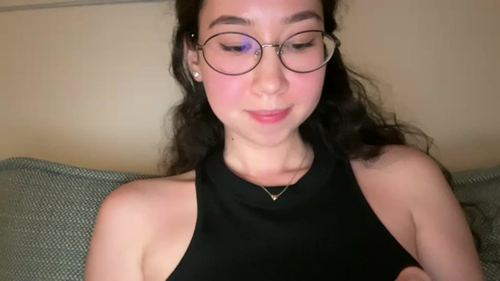 Gallery image thumbnail from cute_asian69's myfreecams stream on, 06/07/2023, 23:45 image 9 of 20