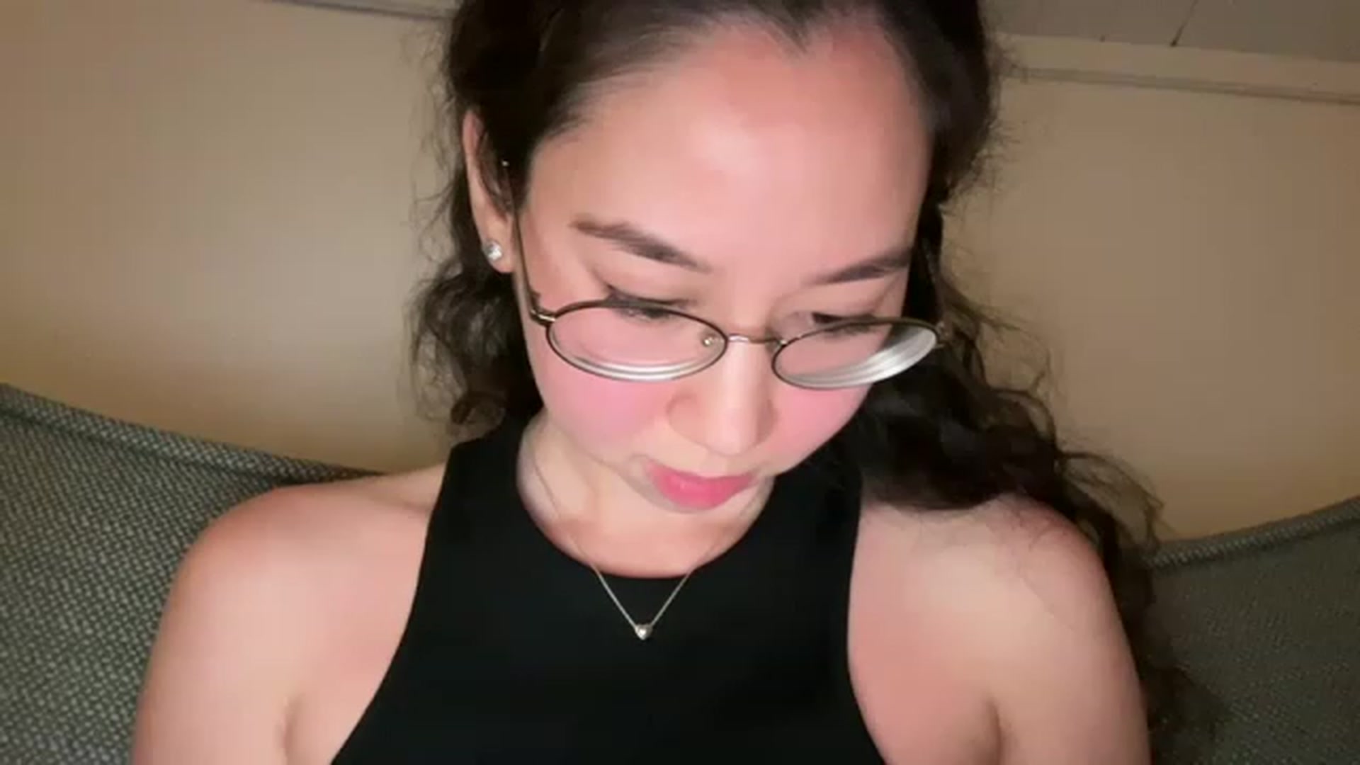 Gallery image thumbnail from cute_asian69's myfreecams stream on, 06/07/2023, 23:45 image 13 of 20