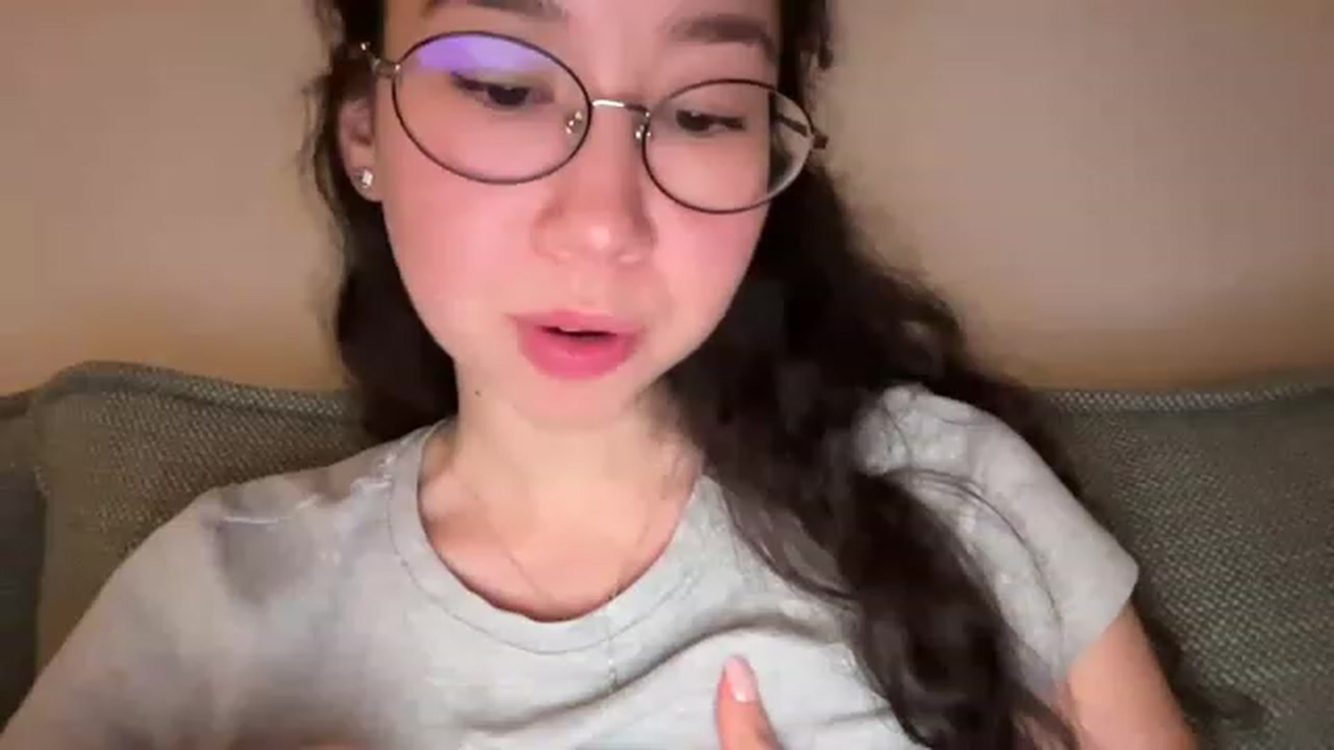 Gallery image thumbnail from cute_asian69's myfreecams stream on, 06/12/2023, 24:05 image 17 of 20