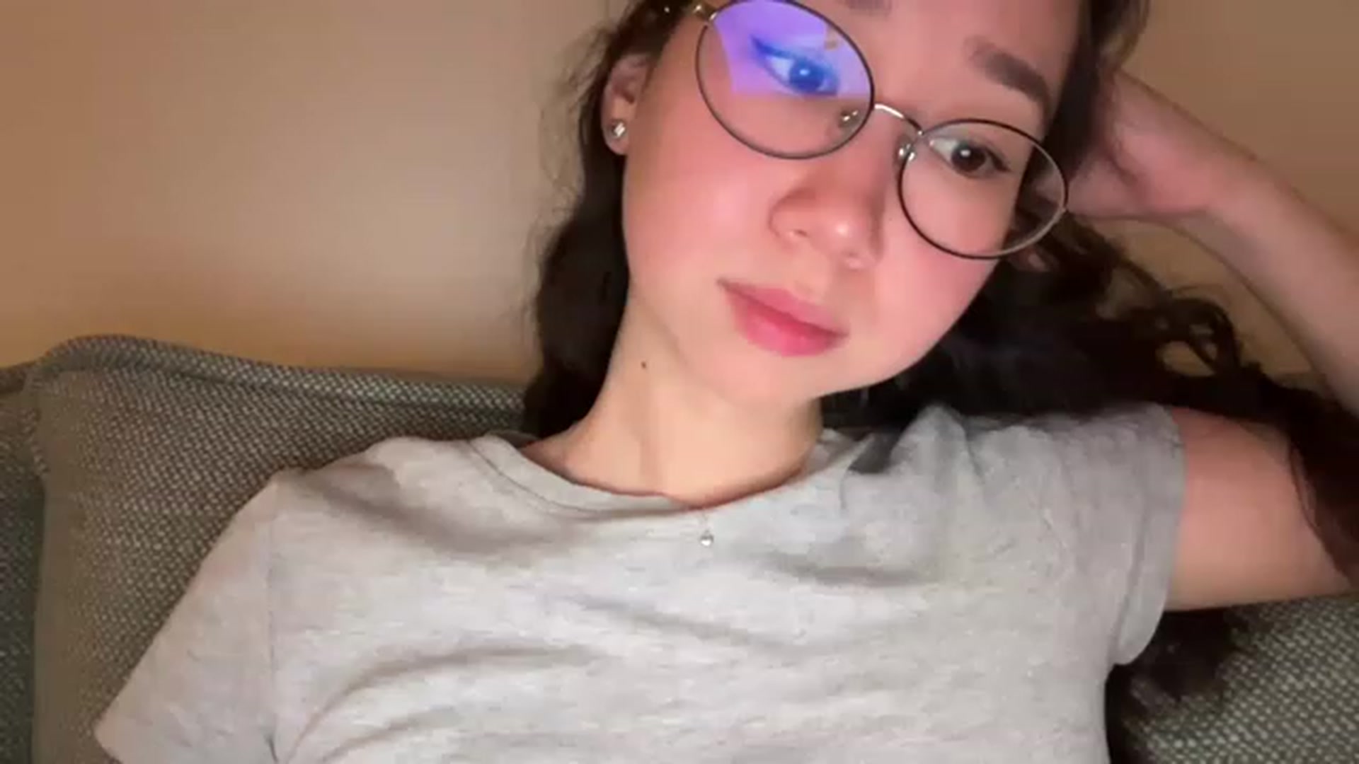 Gallery image thumbnail from cute_asian69's myfreecams stream on, 06/12/2023, 24:05 image 19 of 20