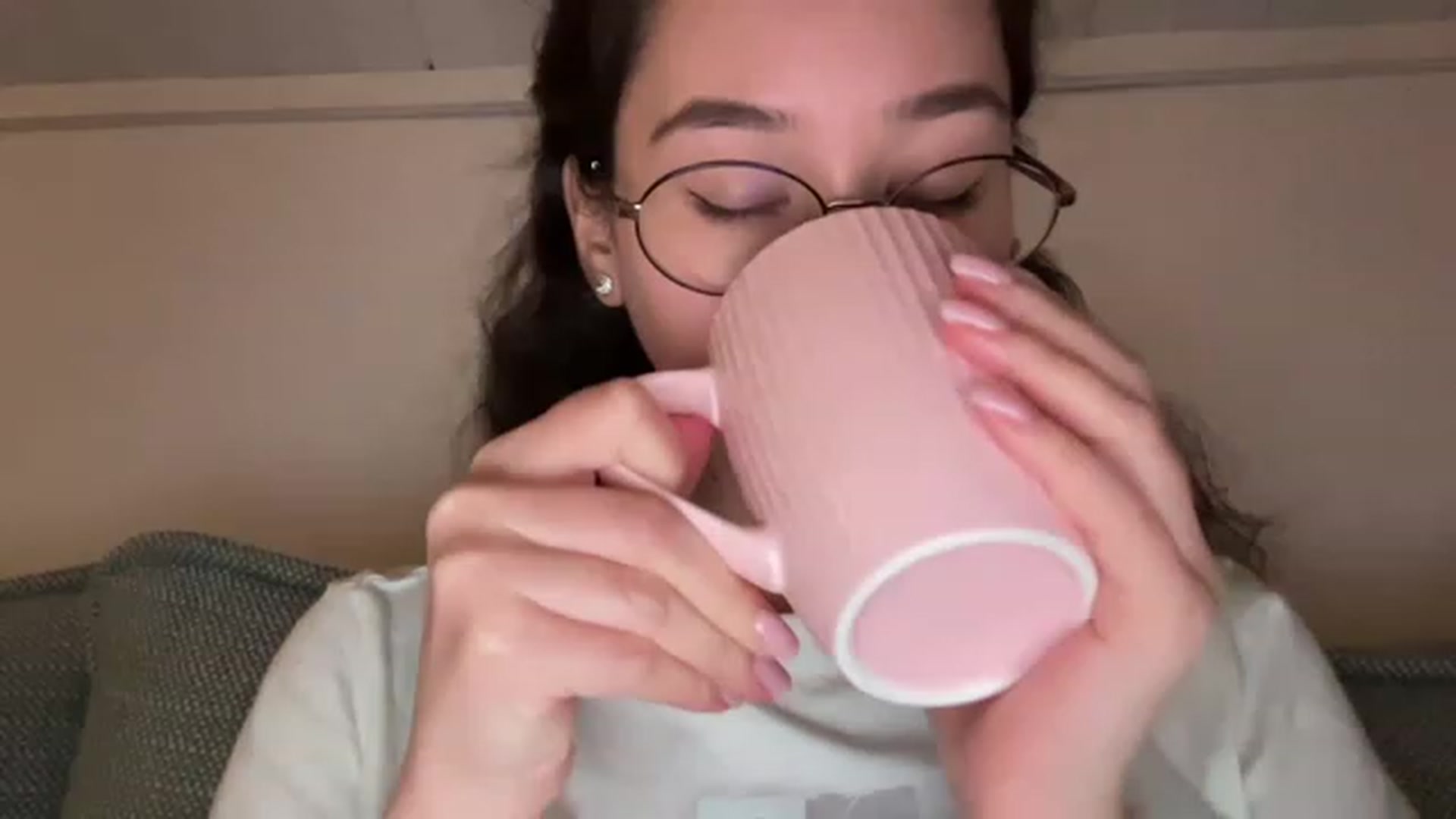 Gallery image thumbnail from cute_asian69's myfreecams stream on, 06/12/2023, 23:23 image 1 of 20