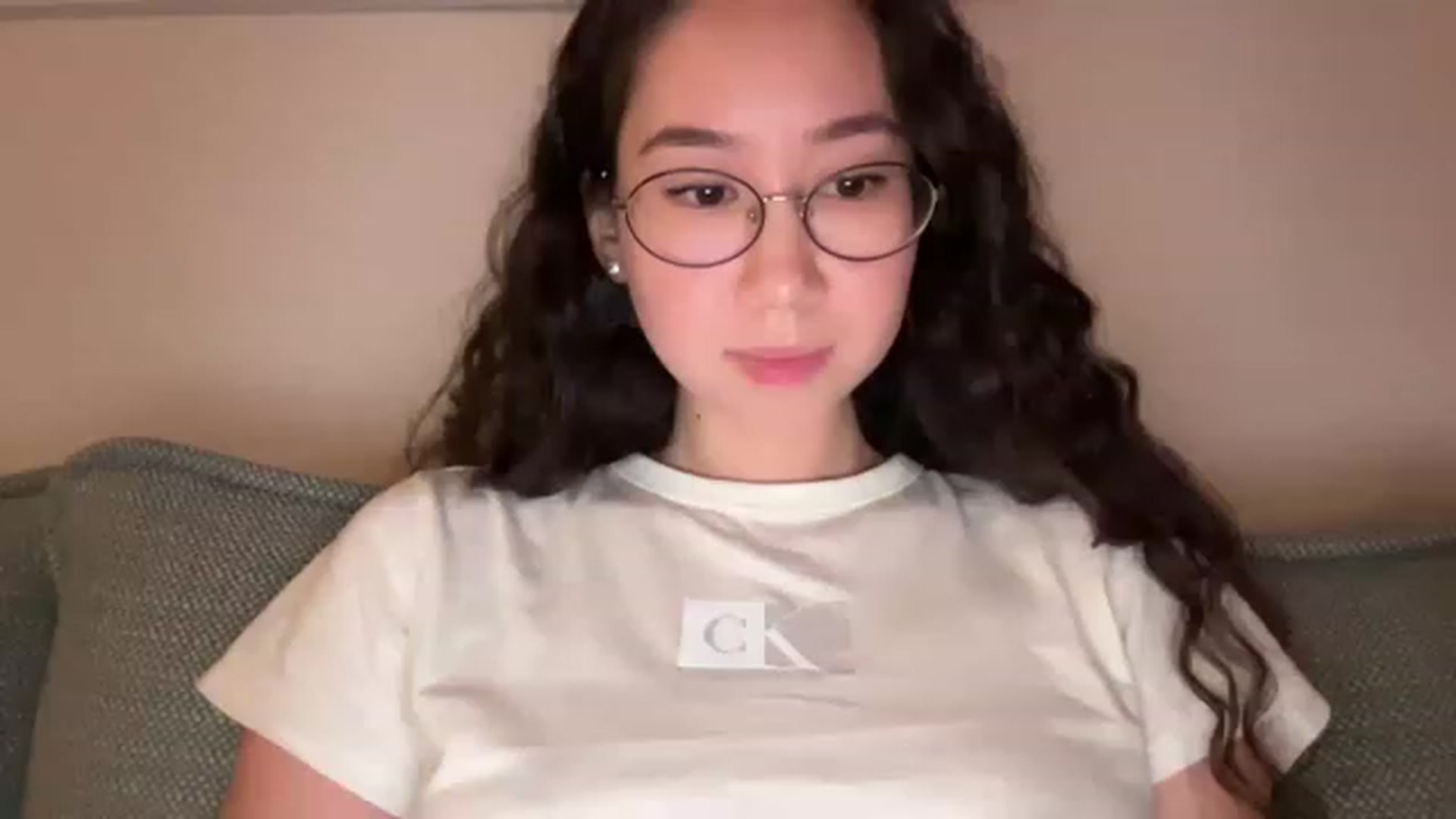 Gallery image thumbnail from cute_asian69's myfreecams stream on, 06/12/2023, 23:23 image 12 of 20