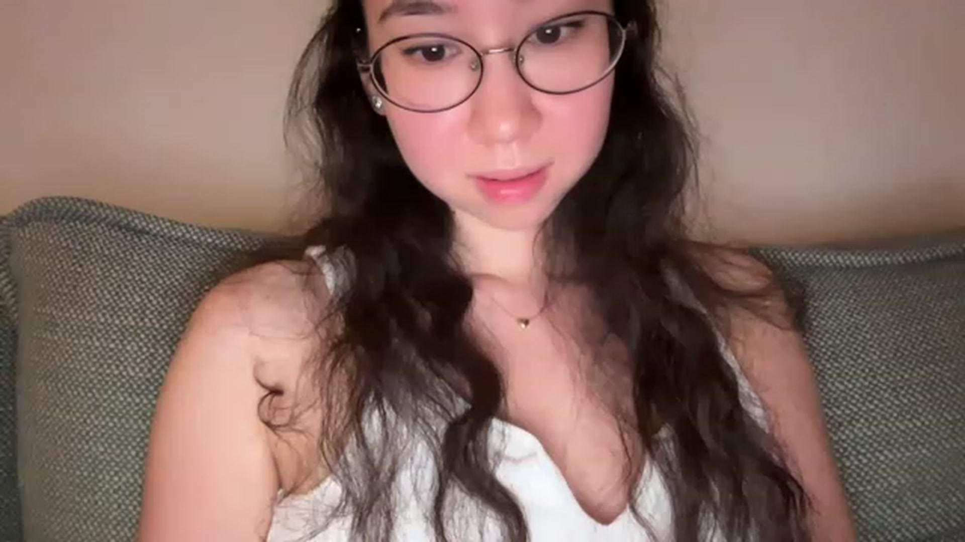 Gallery image thumbnail from cute_asian69's myfreecams stream on, 06/21/2023, 24:02 image 10 of 20