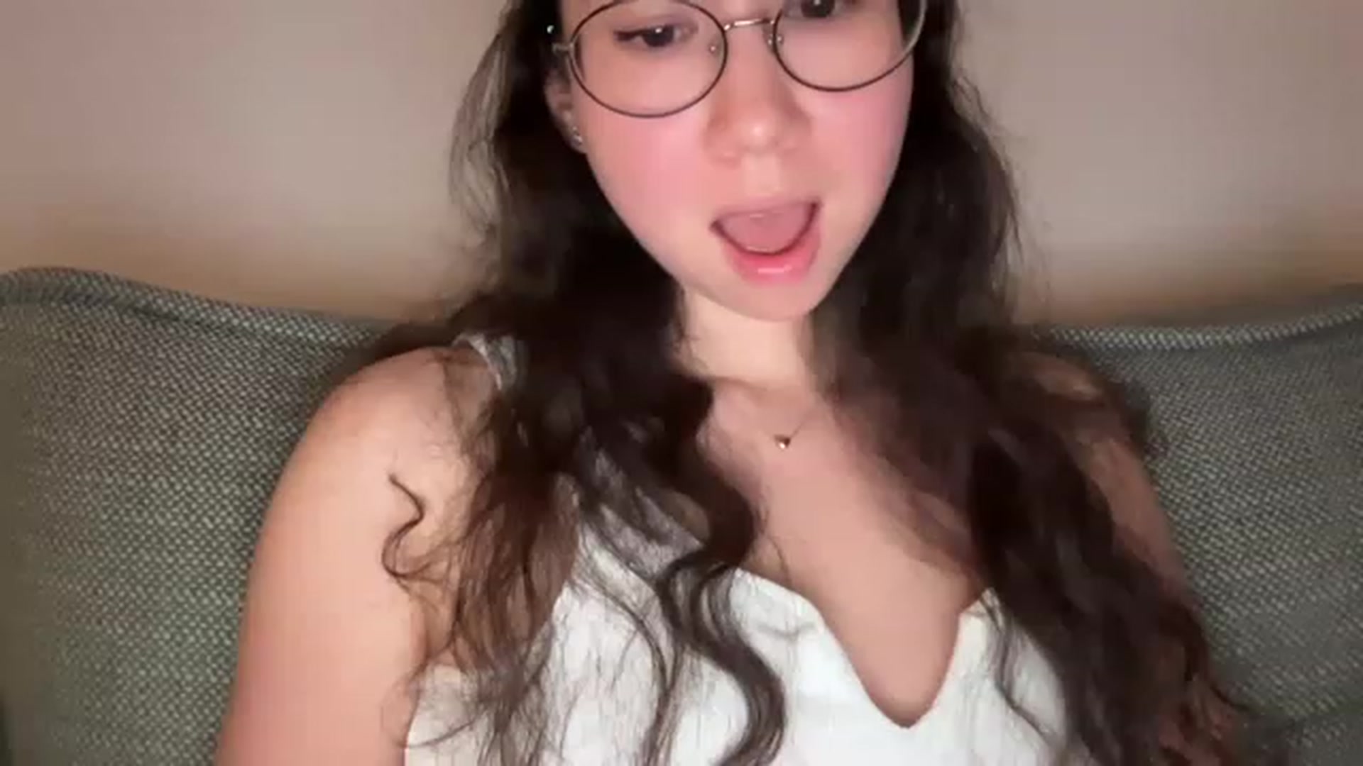 Gallery image thumbnail from cute_asian69's myfreecams stream on, 06/21/2023, 24:02 image 11 of 20