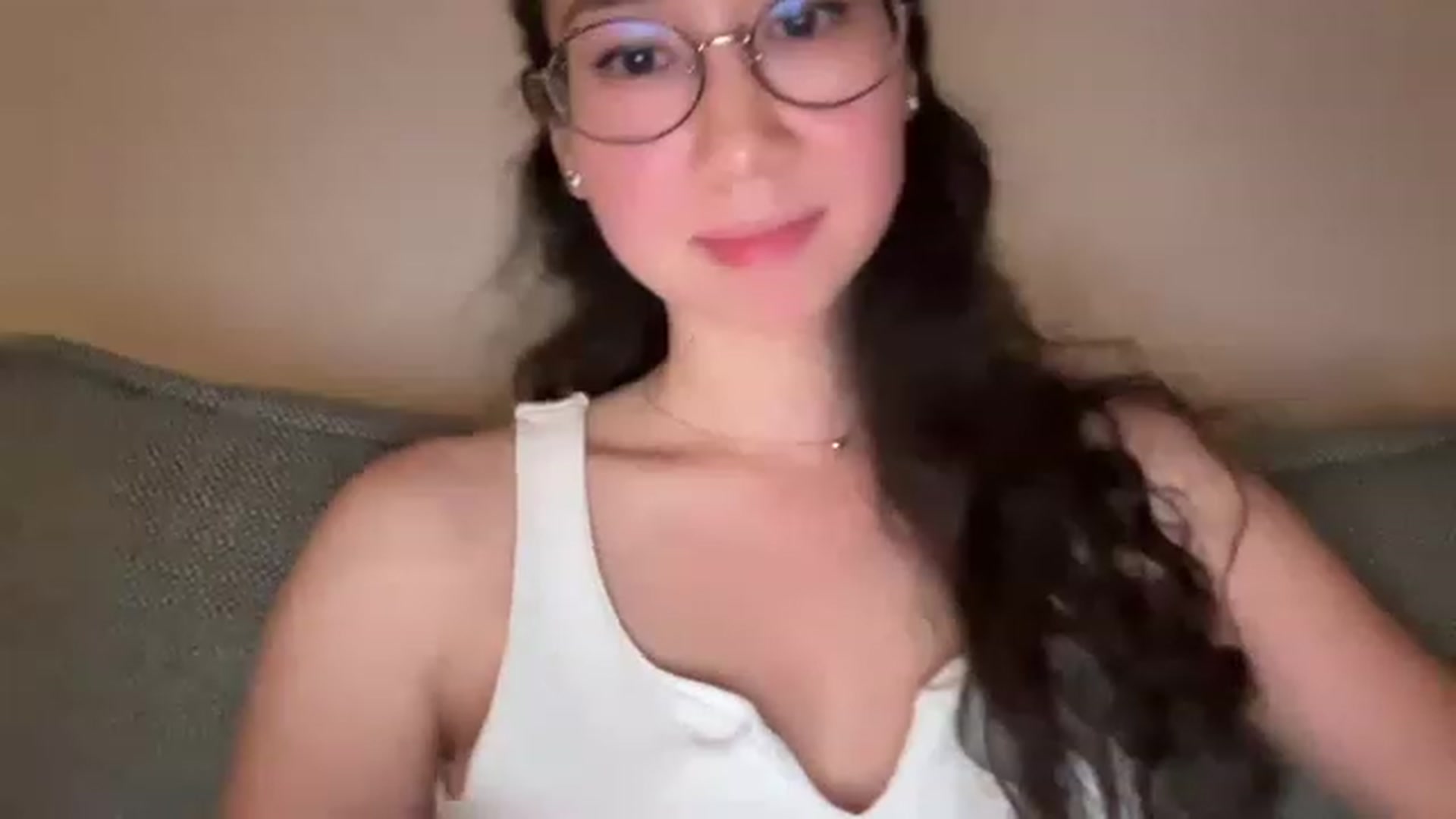 Gallery image thumbnail from cute_asian69's myfreecams stream on, 06/21/2023, 24:02 image 2 of 20
