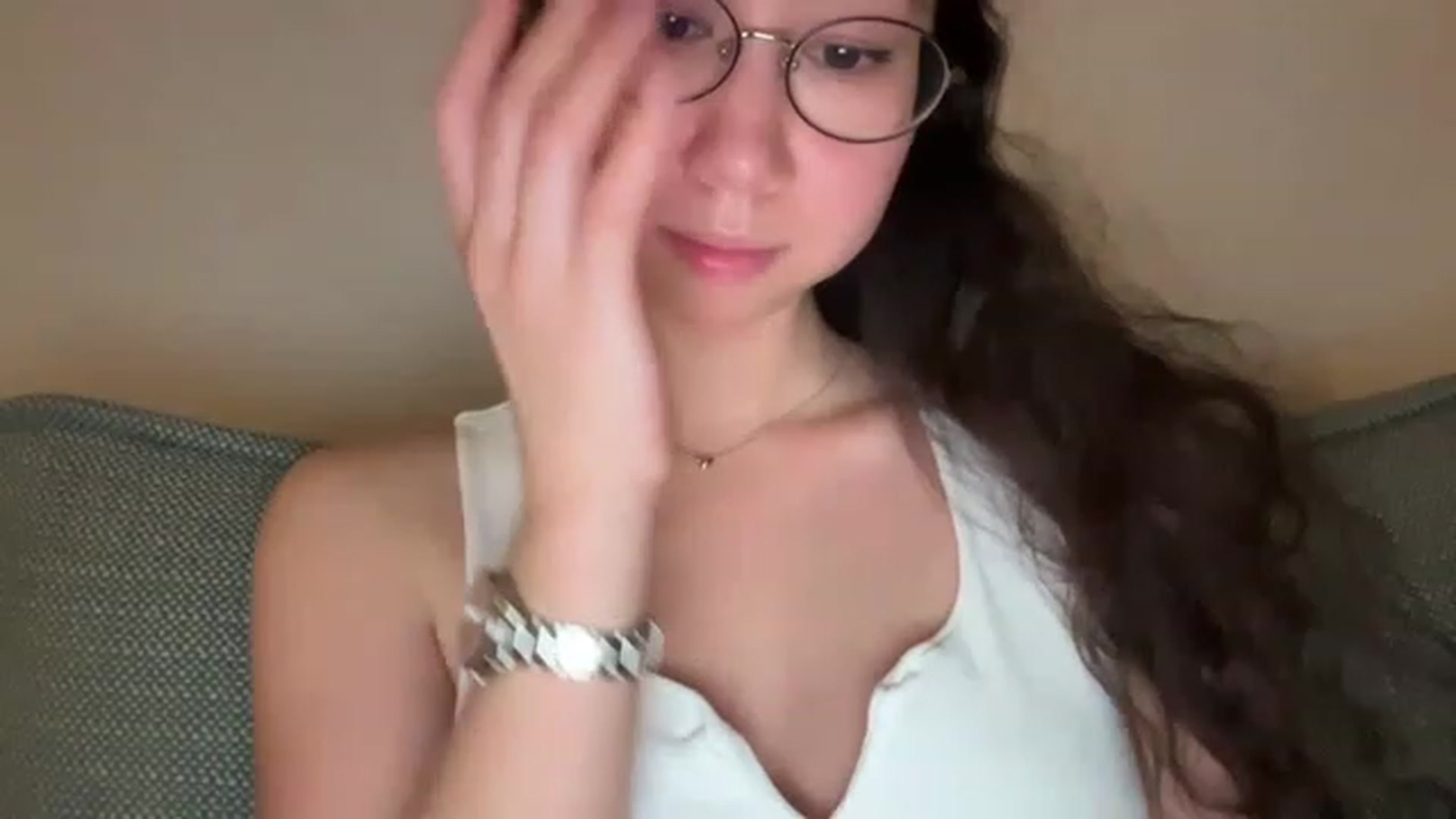 Gallery image thumbnail from cute_asian69's myfreecams stream on, 06/21/2023, 24:02 image 18 of 20
