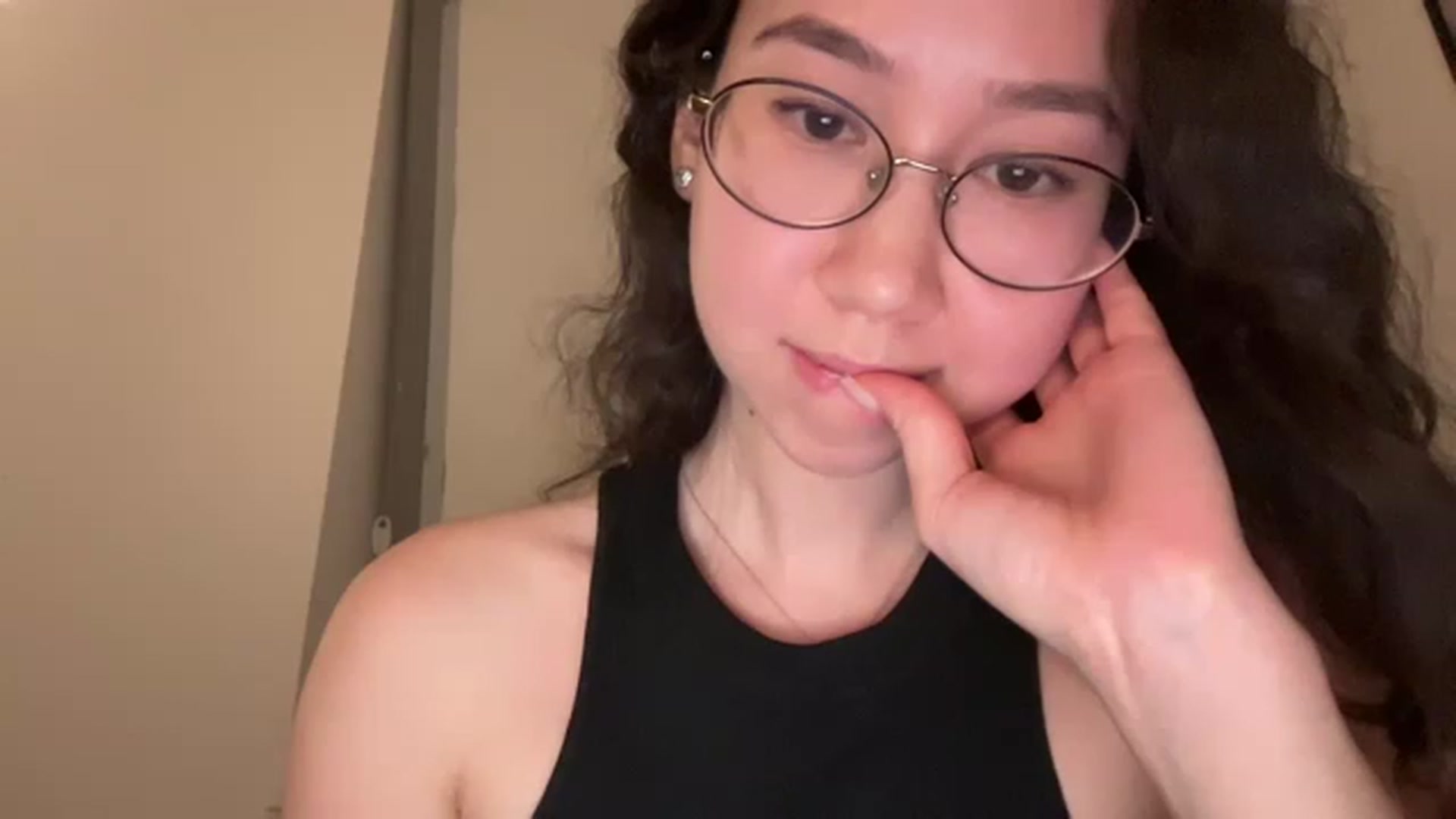 Gallery image thumbnail from cute_asian69's myfreecams stream on, 06/25/2023, 24:03 image 7 of 20