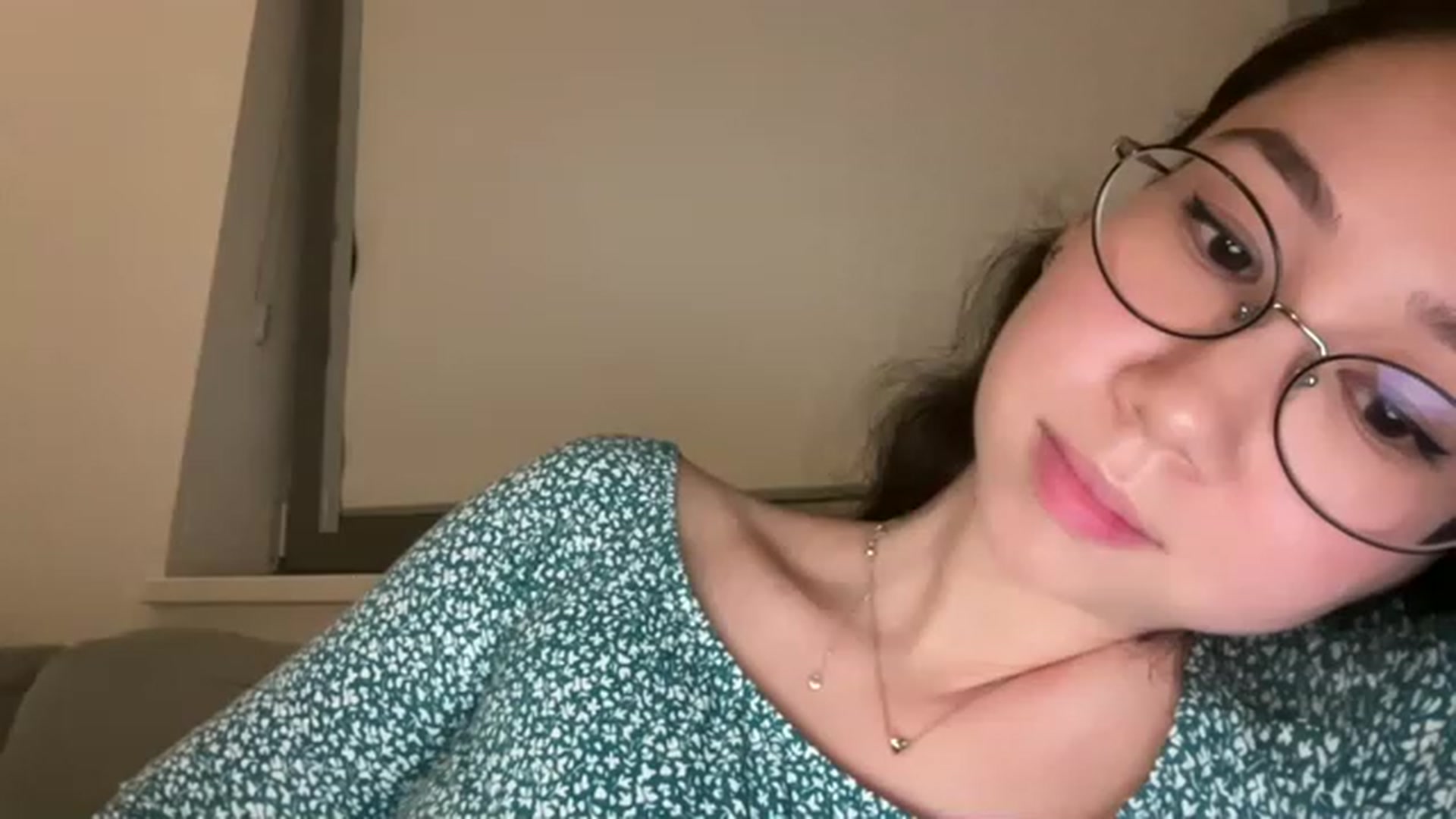 Gallery image thumbnail from cute_asian69's myfreecams stream on, 06/26/2023, 24:24 image 17 of 20