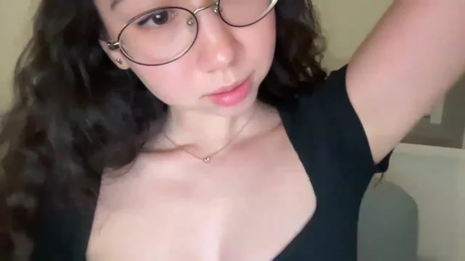 Gallery image thumbnail from cute_asian69's myfreecams stream on, 07/03/2023, 21:36 image 14 of 20