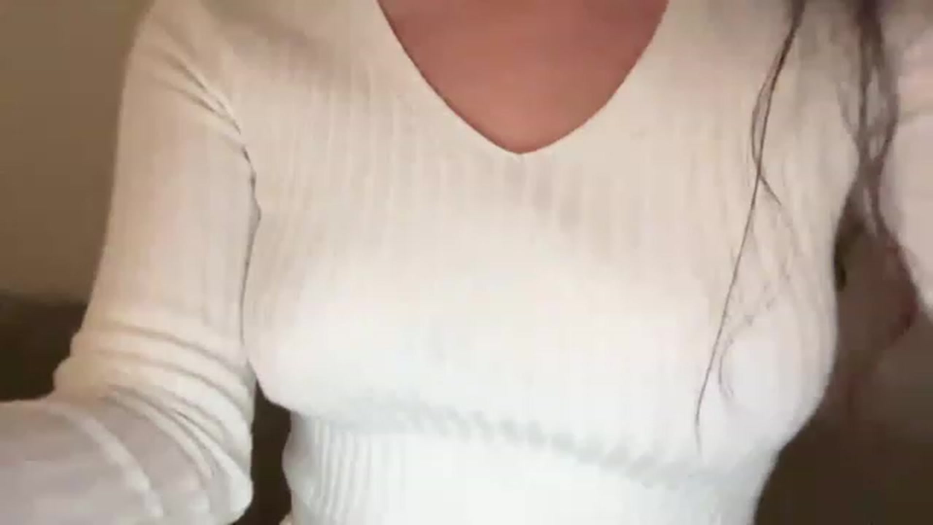 Gallery image thumbnail from cute_asian69's myfreecams stream on, 07/05/2023, 24:25 image 6 of 20