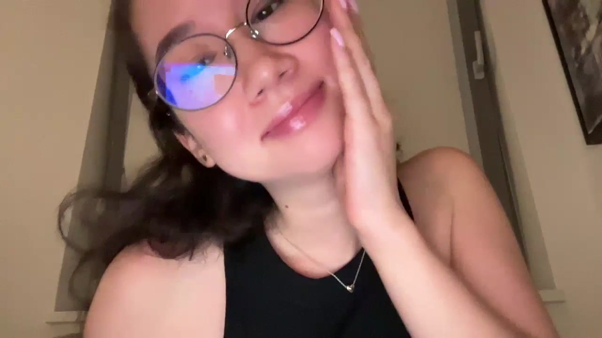Gallery image thumbnail from cute_asian69's myfreecams stream on, 07/12/2023, 24:20 image 13 of 20