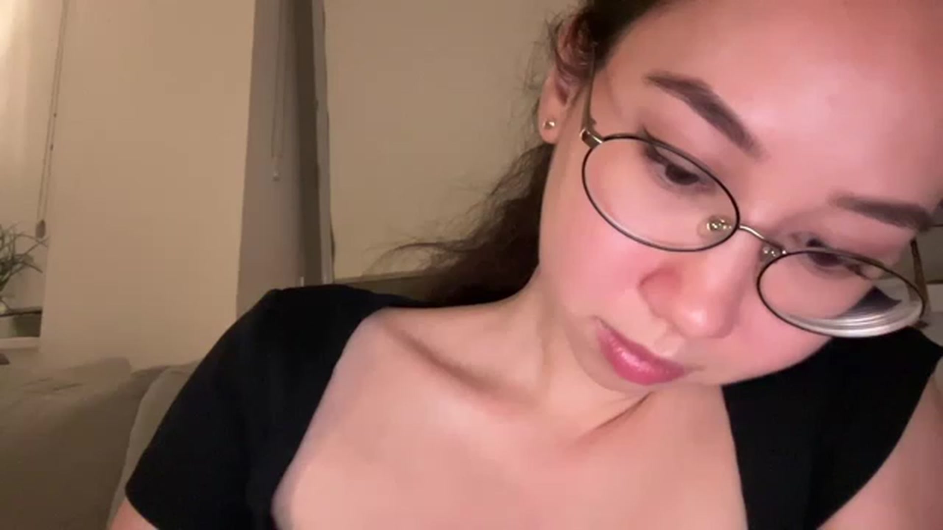 Gallery image thumbnail from cute_asian69's myfreecams stream on, 07/13/2023, 24:03 image 5 of 20