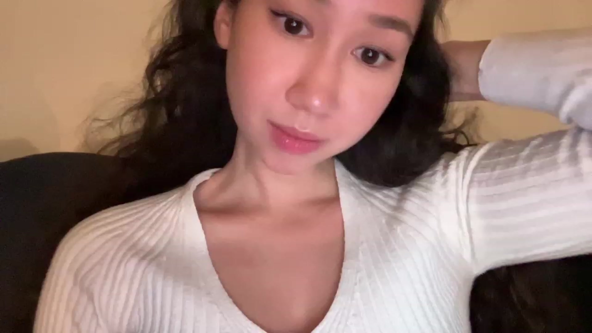 Gallery image thumbnail from cute_asian69's myfreecams stream on, 07/29/2023, 24:14 image 8 of 20
