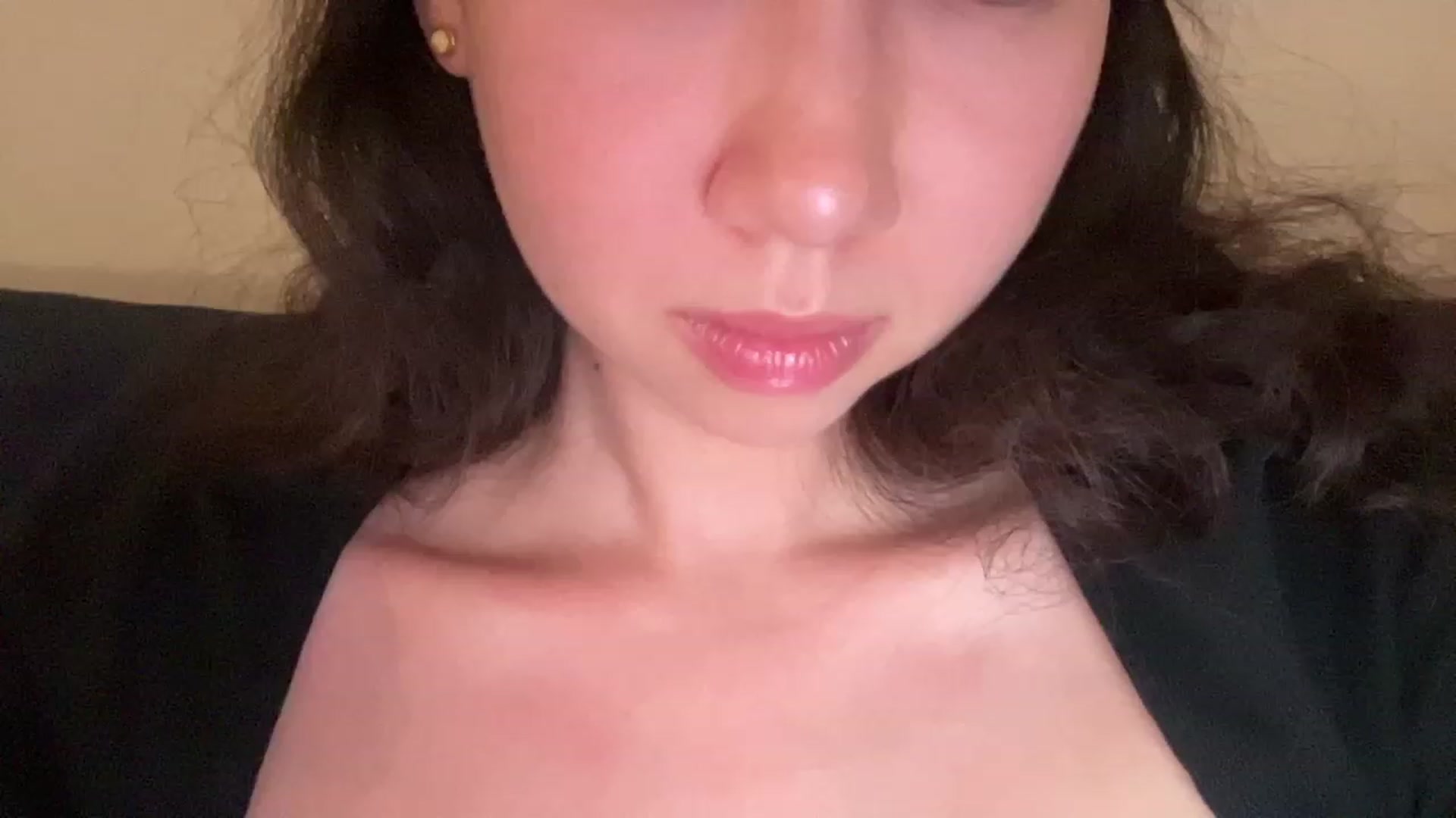 Gallery image thumbnail from cute_asian69's myfreecams stream on, 08/16/2023, 23:05 image 7 of 20