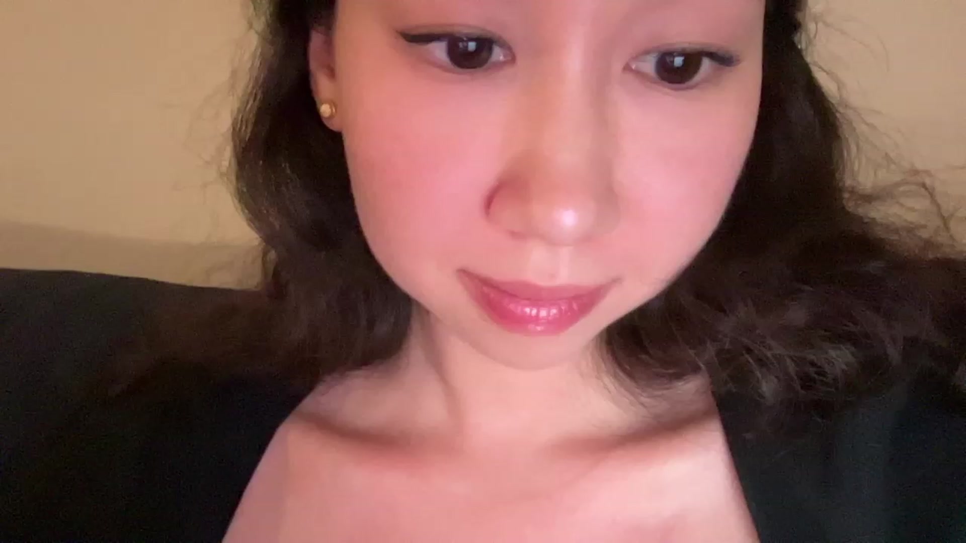 Gallery image thumbnail from cute_asian69's myfreecams stream on, 08/16/2023, 23:05 image 4 of 20