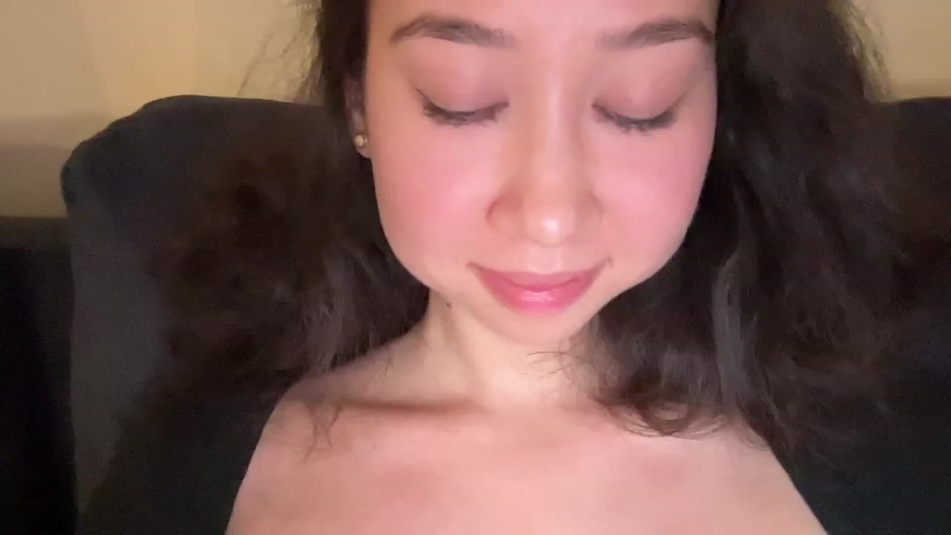 Gallery image thumbnail from cute_asian69's myfreecams stream on, 08/17/2023, 24:01 image 17 of 20