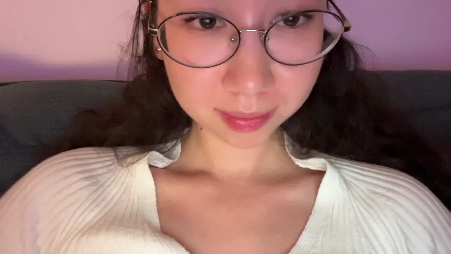 Gallery image thumbnail from cute_asian69's myfreecams stream on, 08/28/2023, 24:23 image 5 of 20