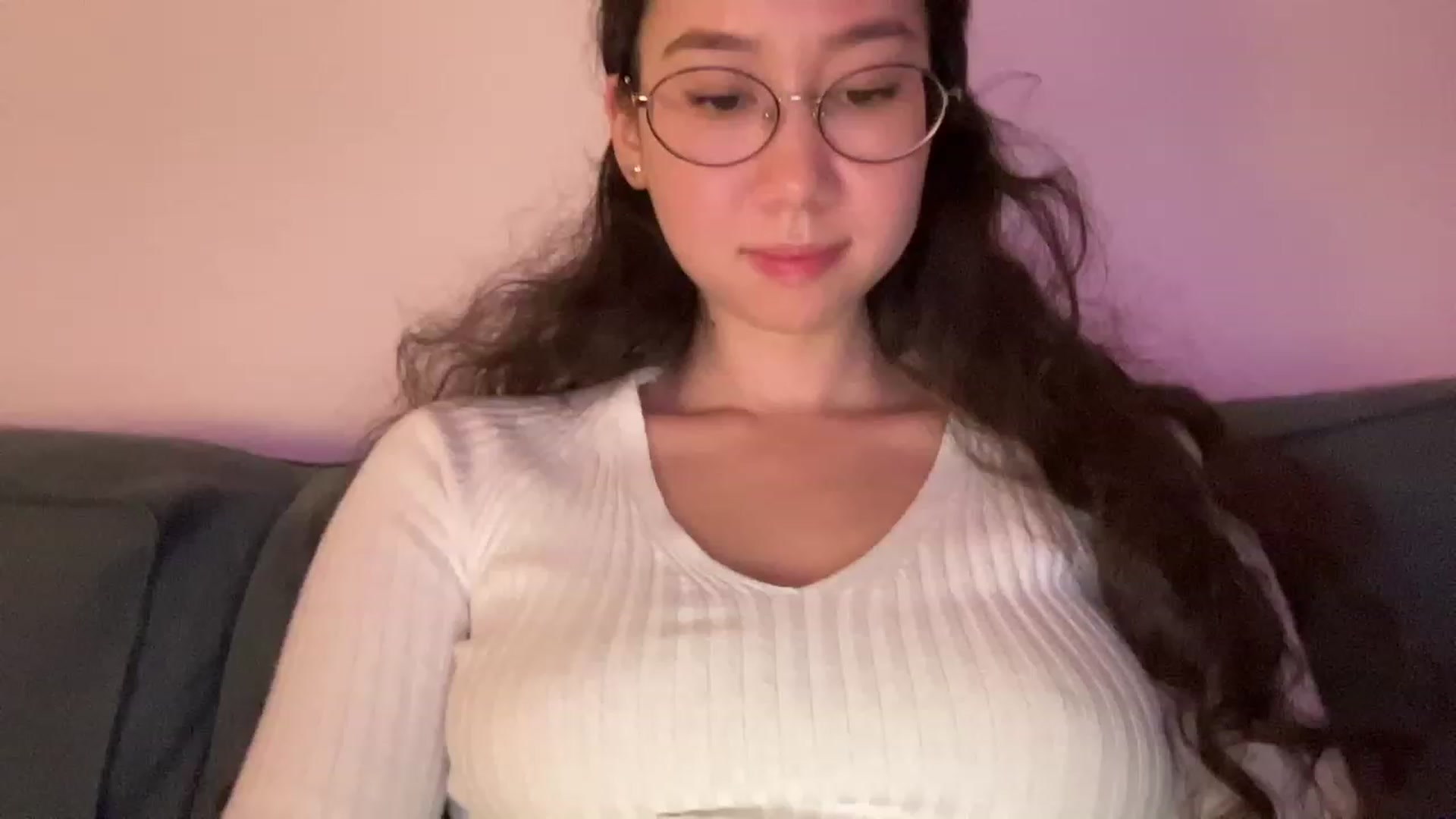 Gallery image thumbnail from cute_asian69's myfreecams stream on, 08/28/2023, 24:23 image 12 of 20
