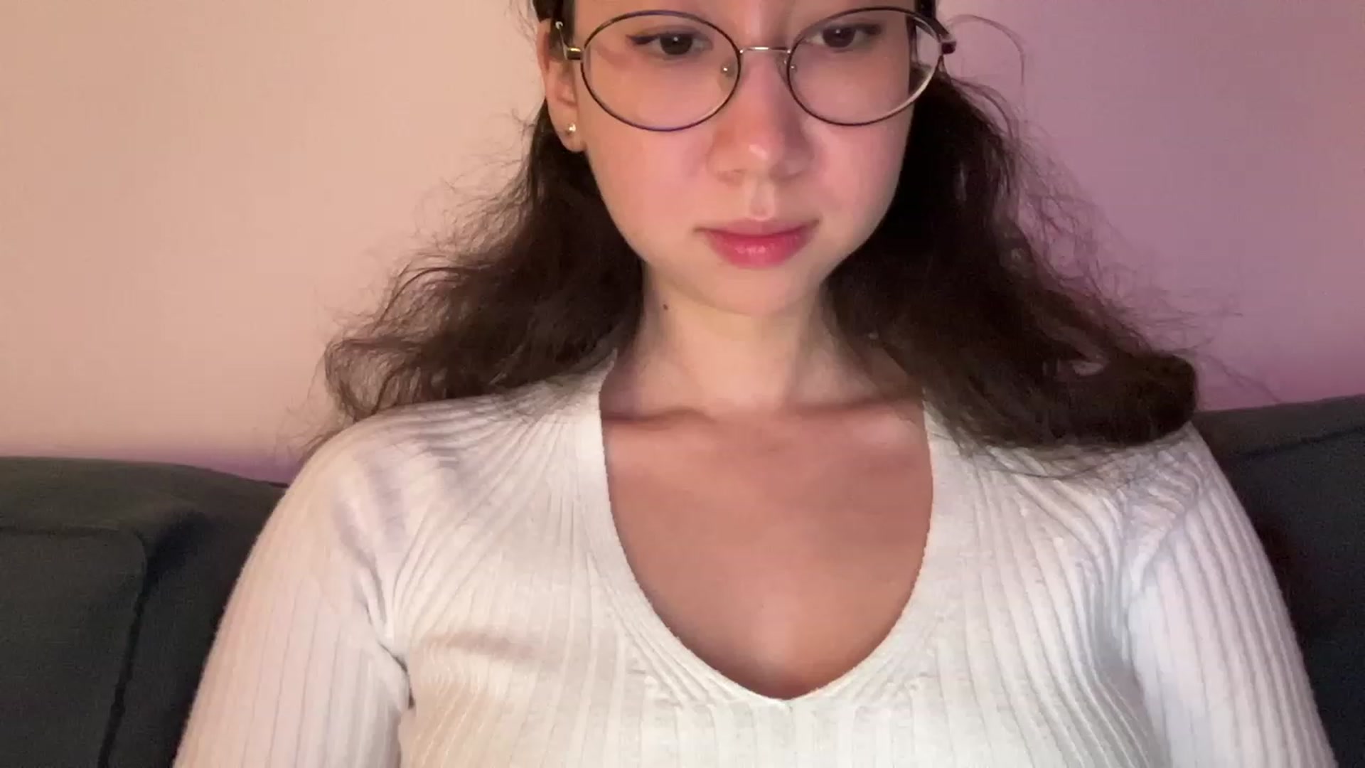 Gallery image thumbnail from cute_asian69's myfreecams stream on, 08/28/2023, 24:23 image 9 of 20