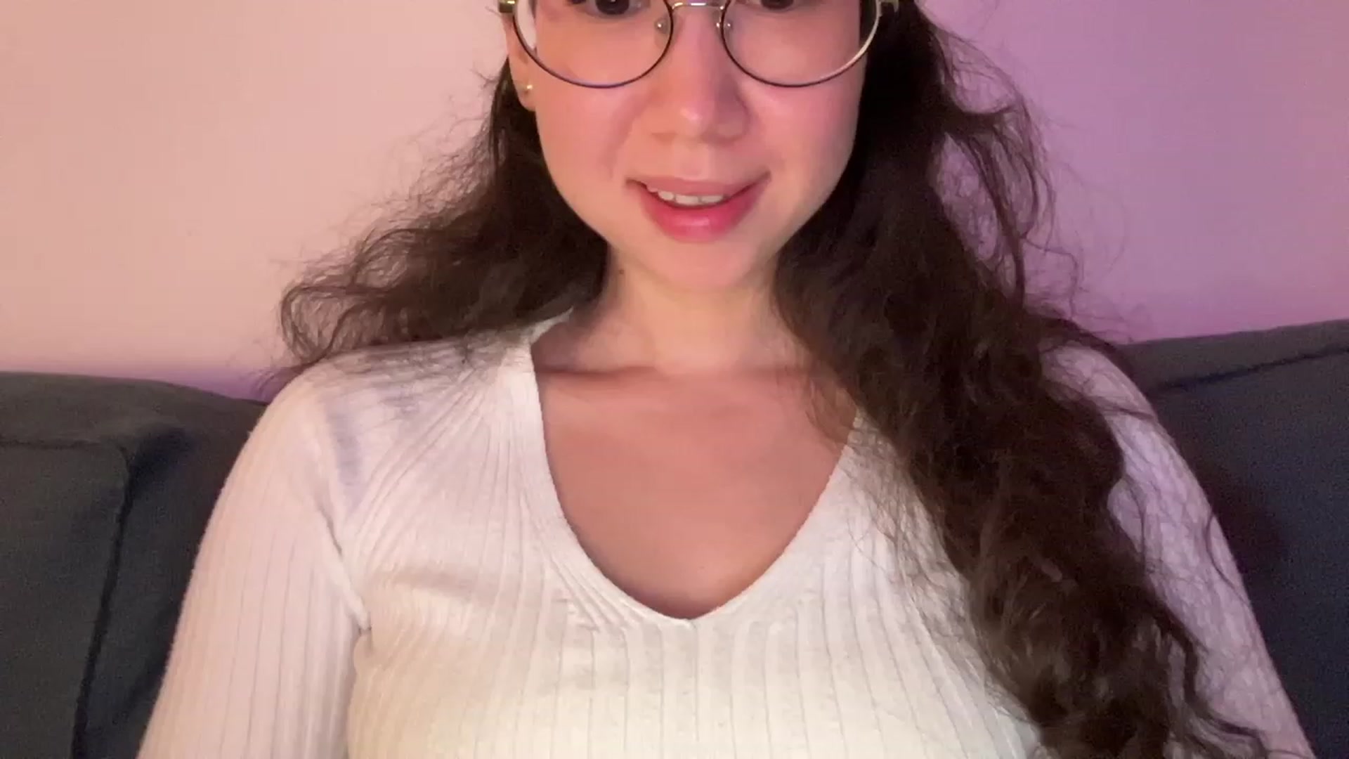 Gallery image thumbnail from cute_asian69's myfreecams stream on, 08/28/2023, 24:23 image 13 of 20