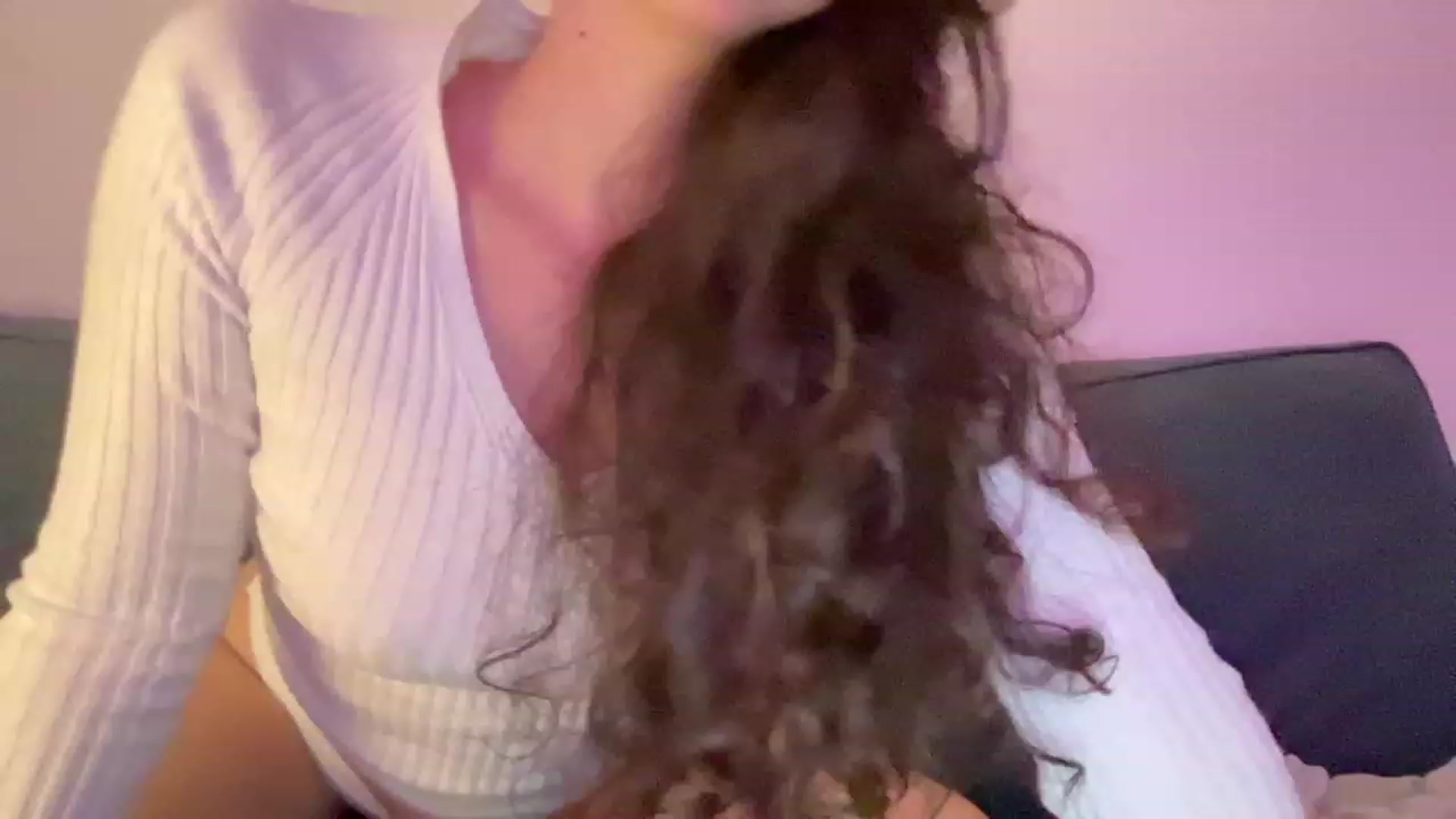 Gallery image thumbnail from cute_asian69's myfreecams stream on, 08/28/2023, 24:23 image 15 of 20