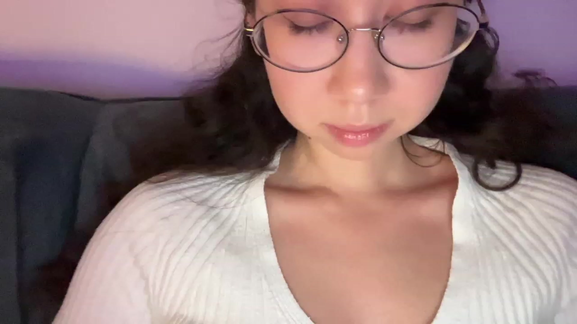 Gallery image thumbnail from cute_asian69's myfreecams stream on, 08/31/2023, 22:22 image 8 of 20