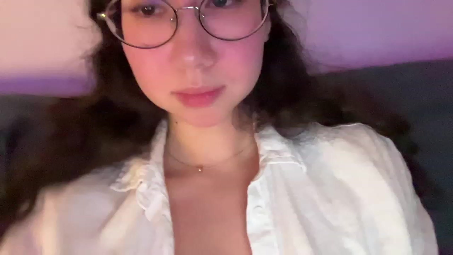 Gallery image thumbnail from cute_asian69's myfreecams stream on, 09/06/2023, 24:35 image 9 of 20