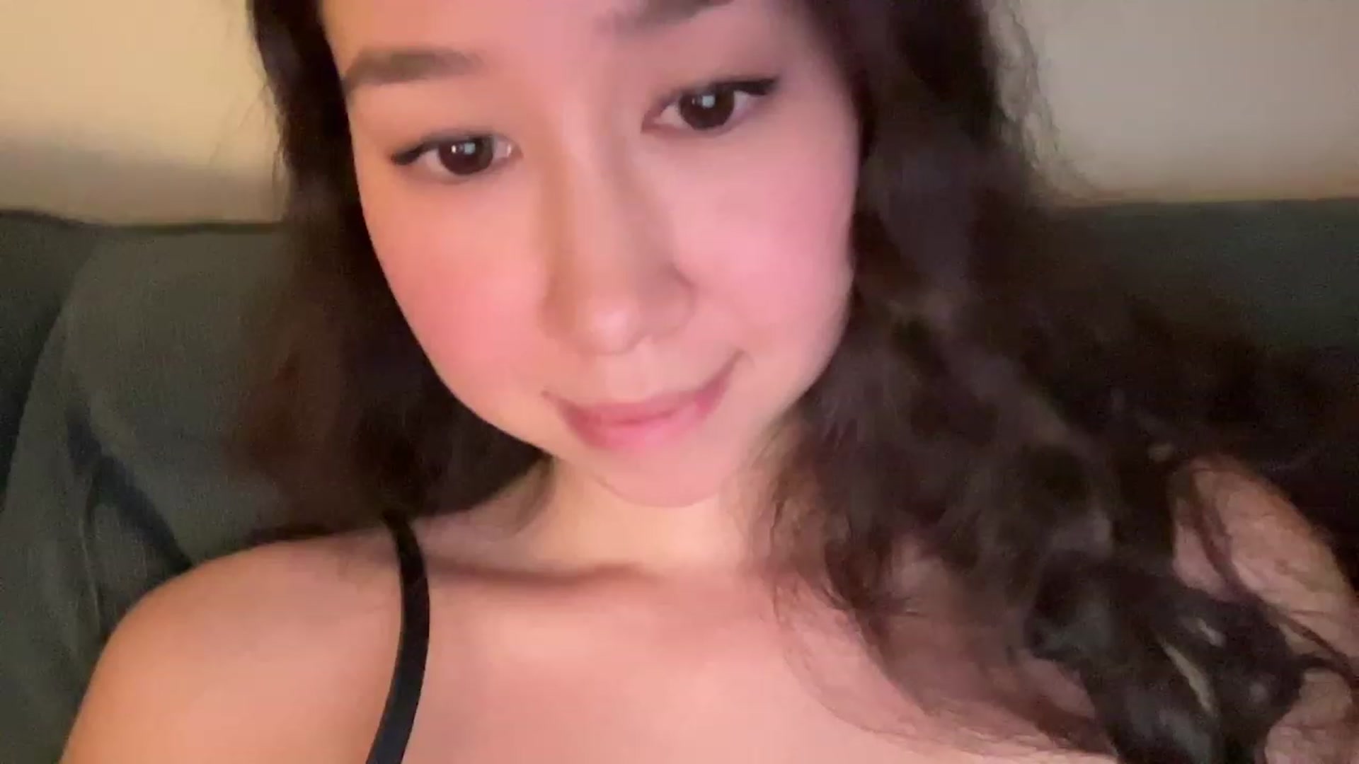 Gallery image thumbnail from cute_asian69's myfreecams stream on, 09/24/2023, 02:06 image 12 of 20