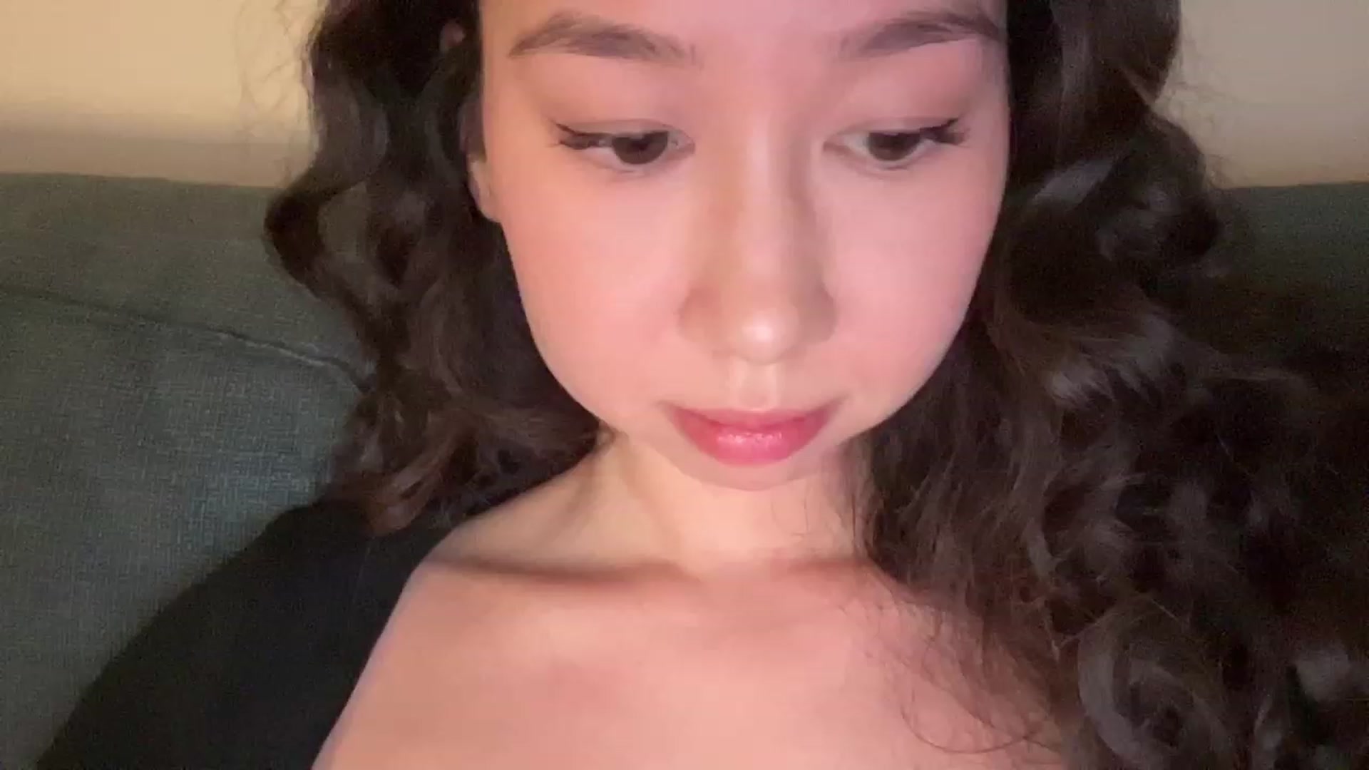 Gallery image thumbnail from cute_asian69's myfreecams stream on, 09/25/2023, 24:01 image 10 of 20