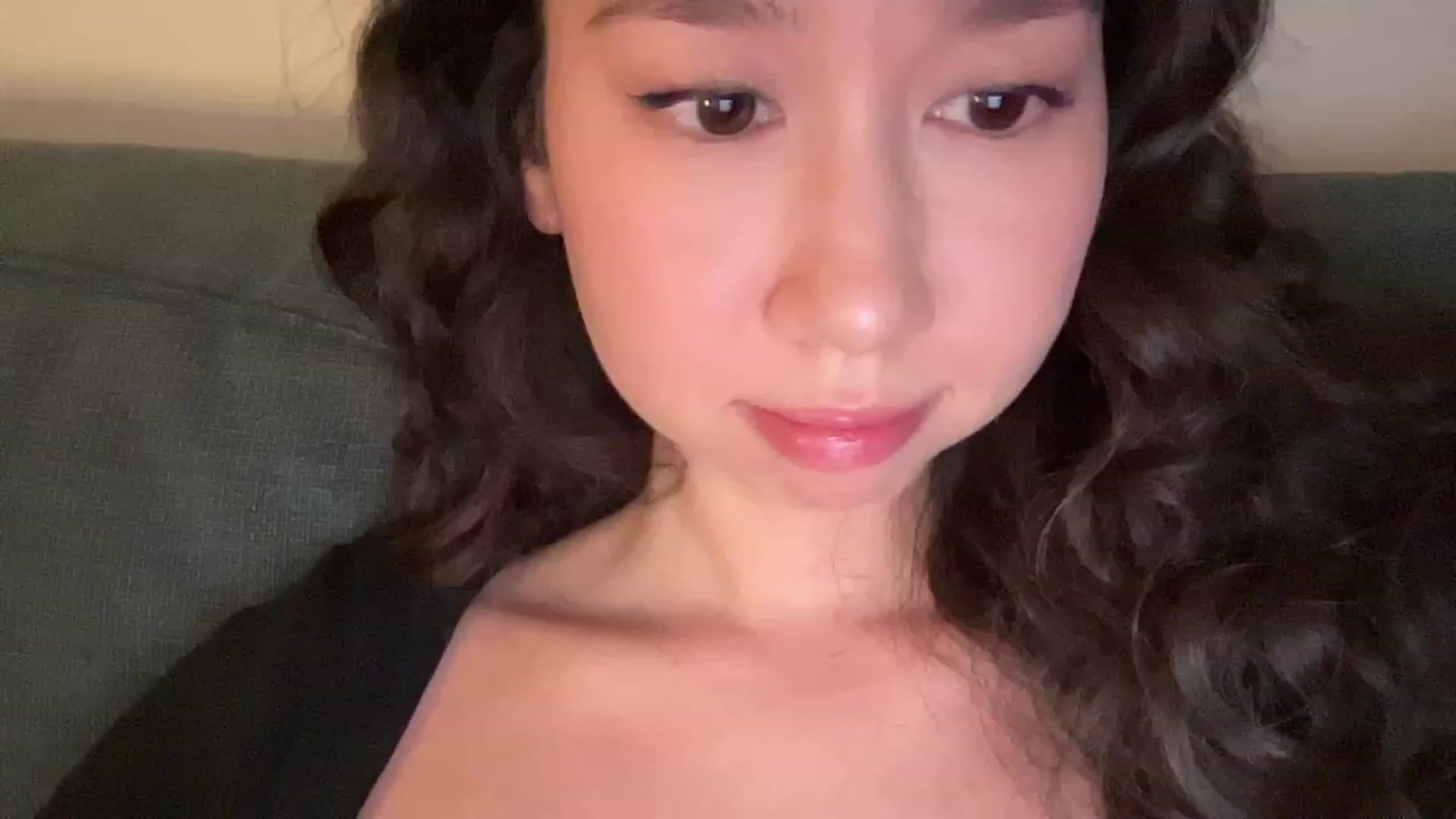 Gallery image thumbnail from cute_asian69's myfreecams stream on, 09/25/2023, 24:01 image 16 of 20
