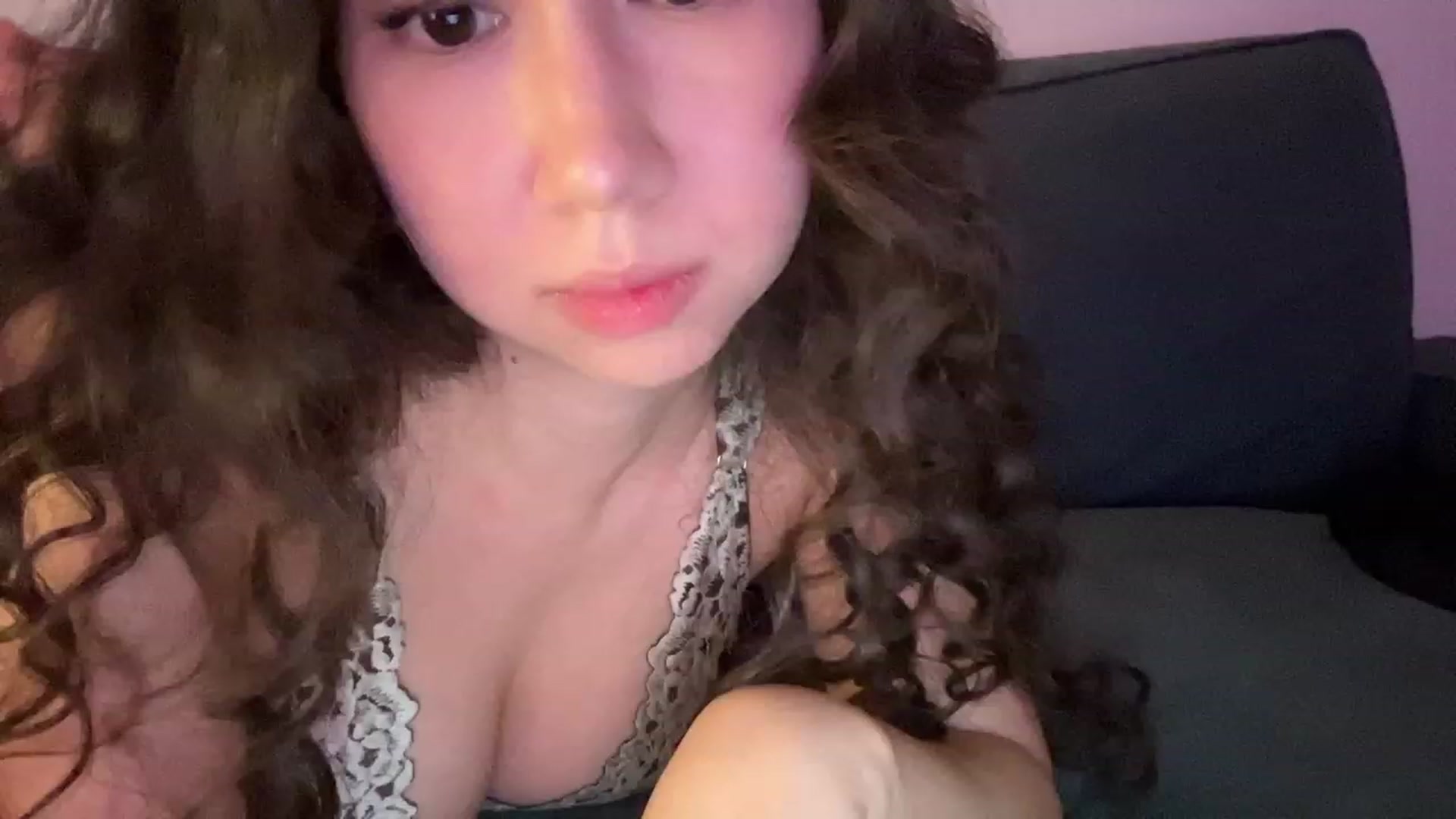 Gallery image thumbnail from cute_asian69's myfreecams stream on, 09/25/2023, 01:09 image 8 of 20