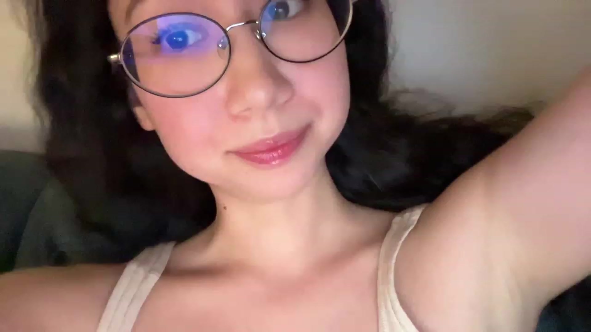 Gallery image thumbnail from cute_asian69's myfreecams stream on, 10/08/2023, 24:06 image 18 of 20
