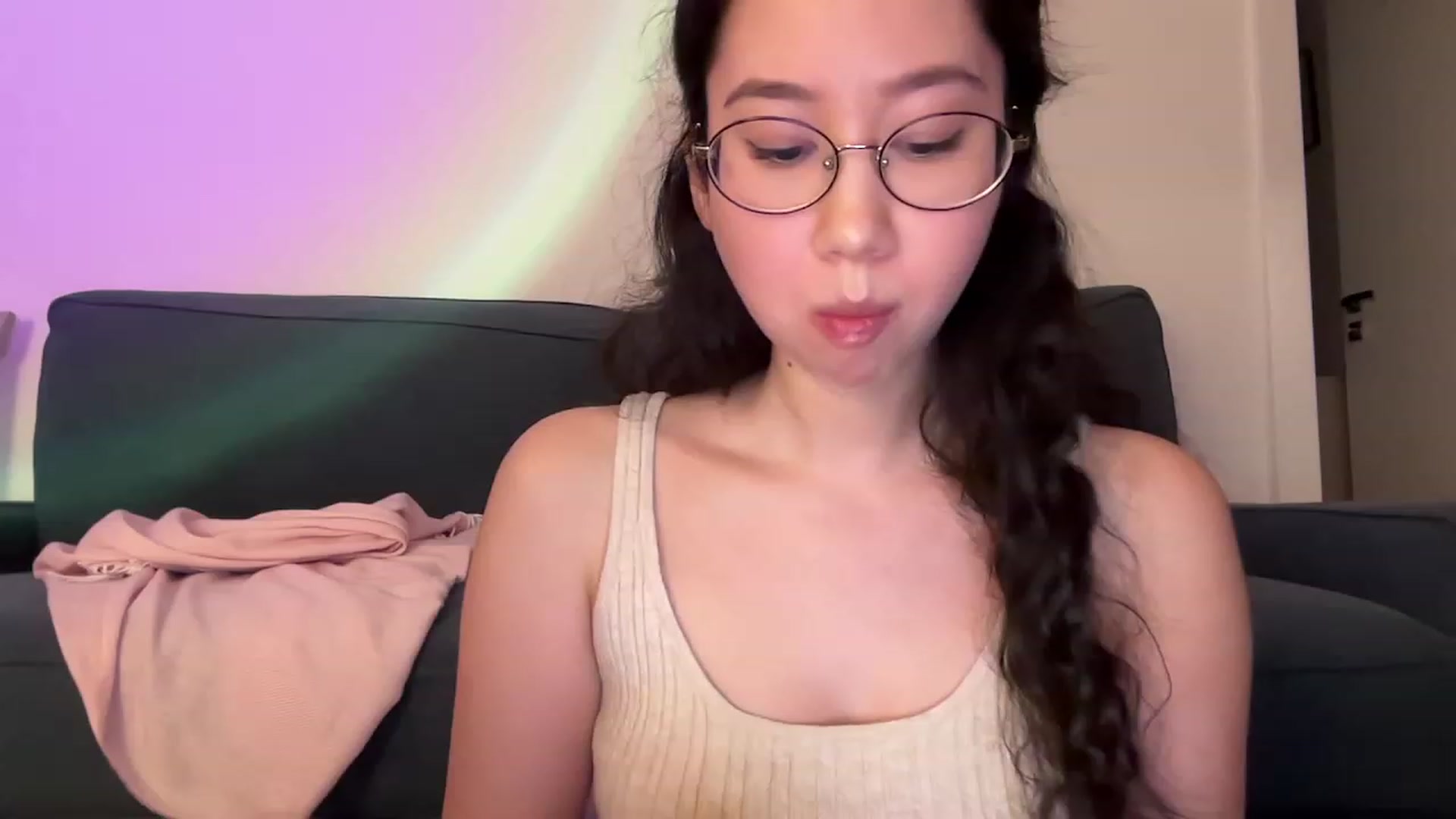 Gallery image thumbnail from cute_asian69's myfreecams stream on, 10/31/2023, 02:26 image 16 of 20