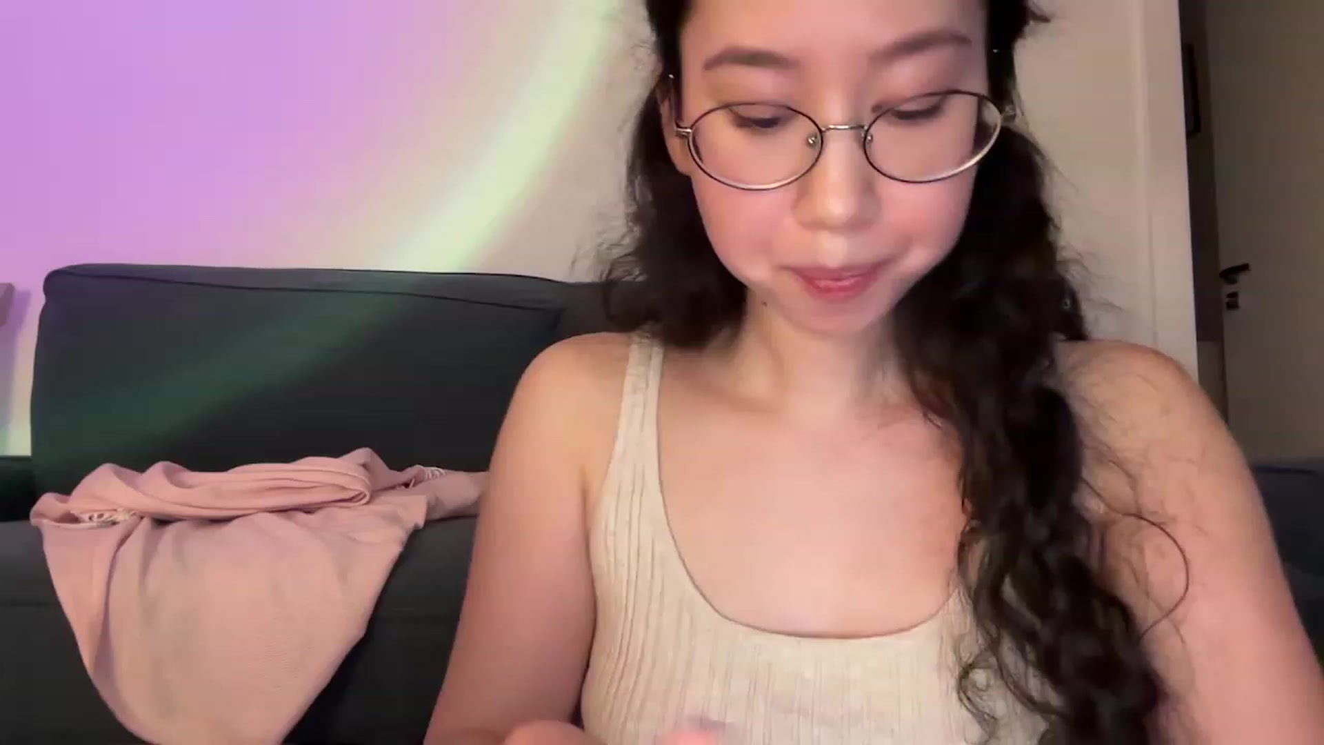 Gallery image thumbnail from cute_asian69's myfreecams stream on, 10/31/2023, 02:26 image 18 of 20
