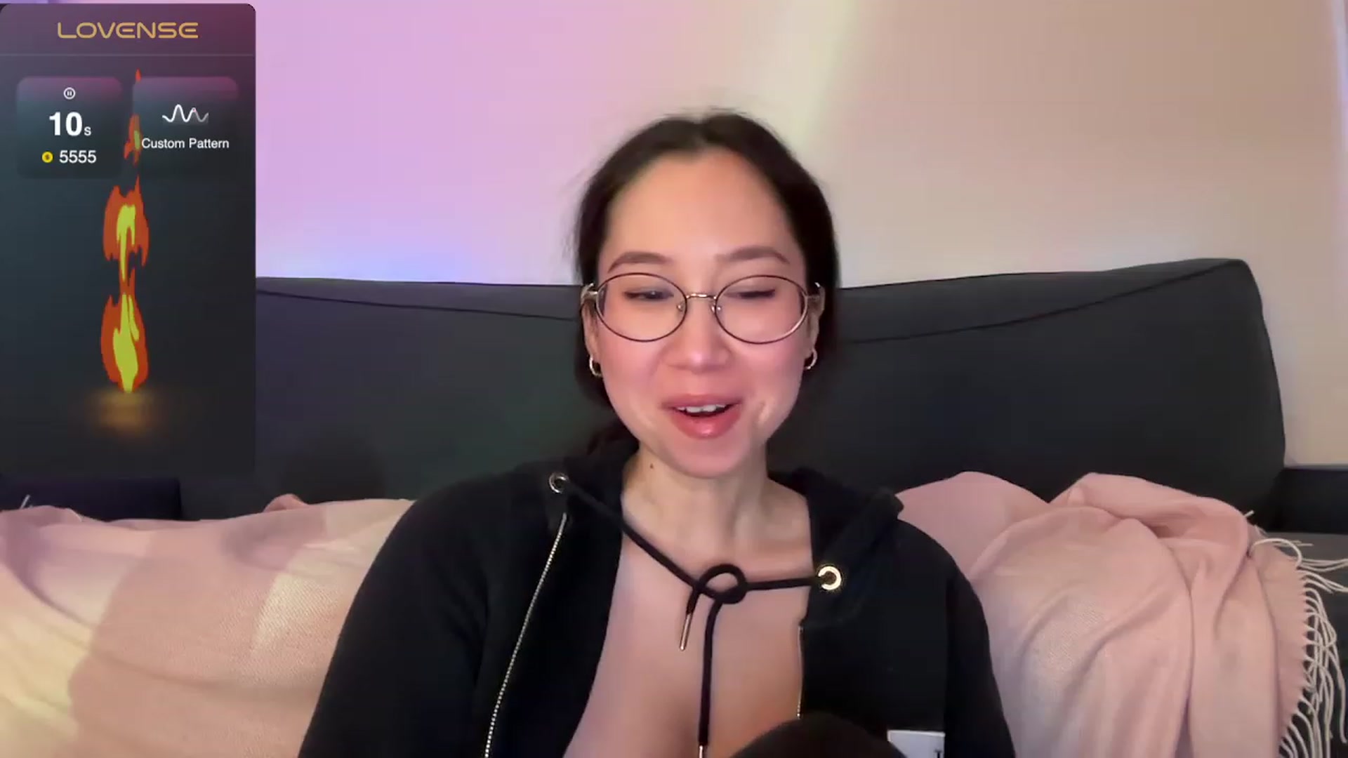 Gallery image thumbnail from cute_asian69's myfreecams stream on, 12/14/2023, 02:17 image 10 of 20