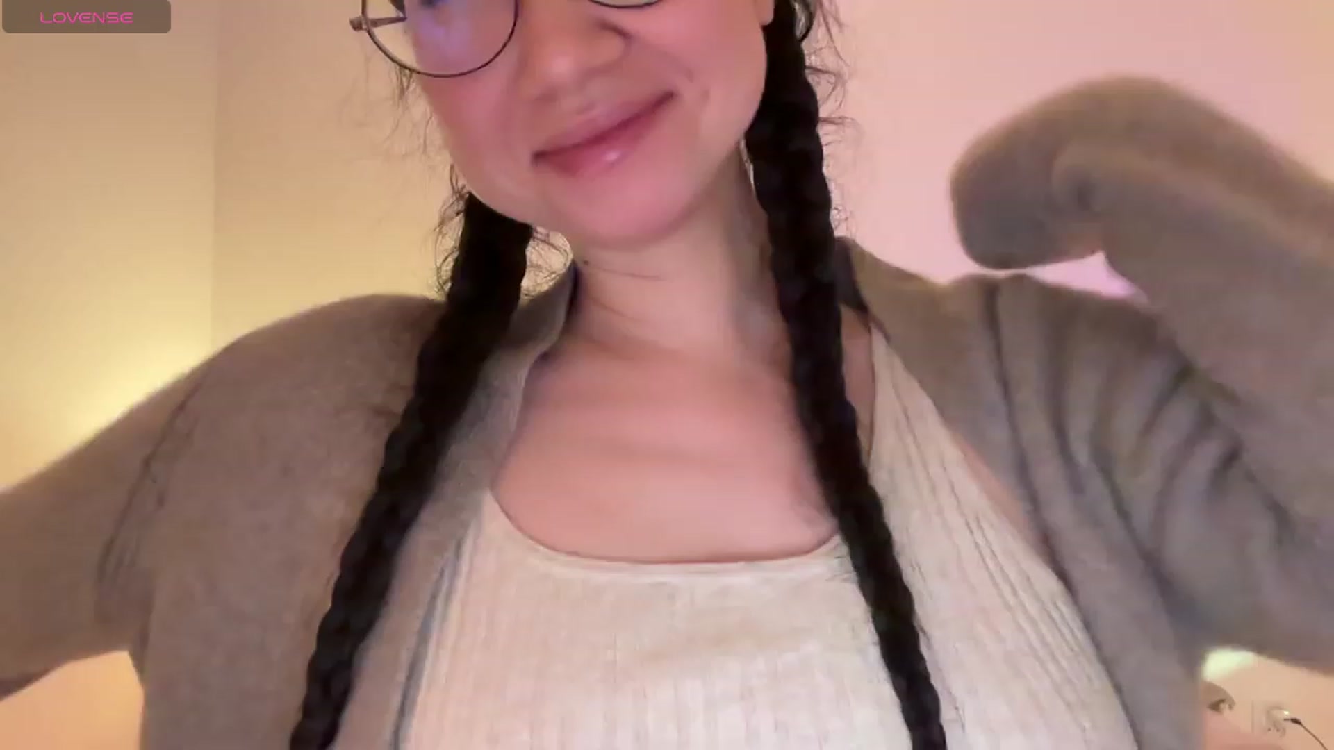 Gallery image thumbnail from cute_asian69's myfreecams stream on, 02/25/2024, 01:24 image 10 of 20
