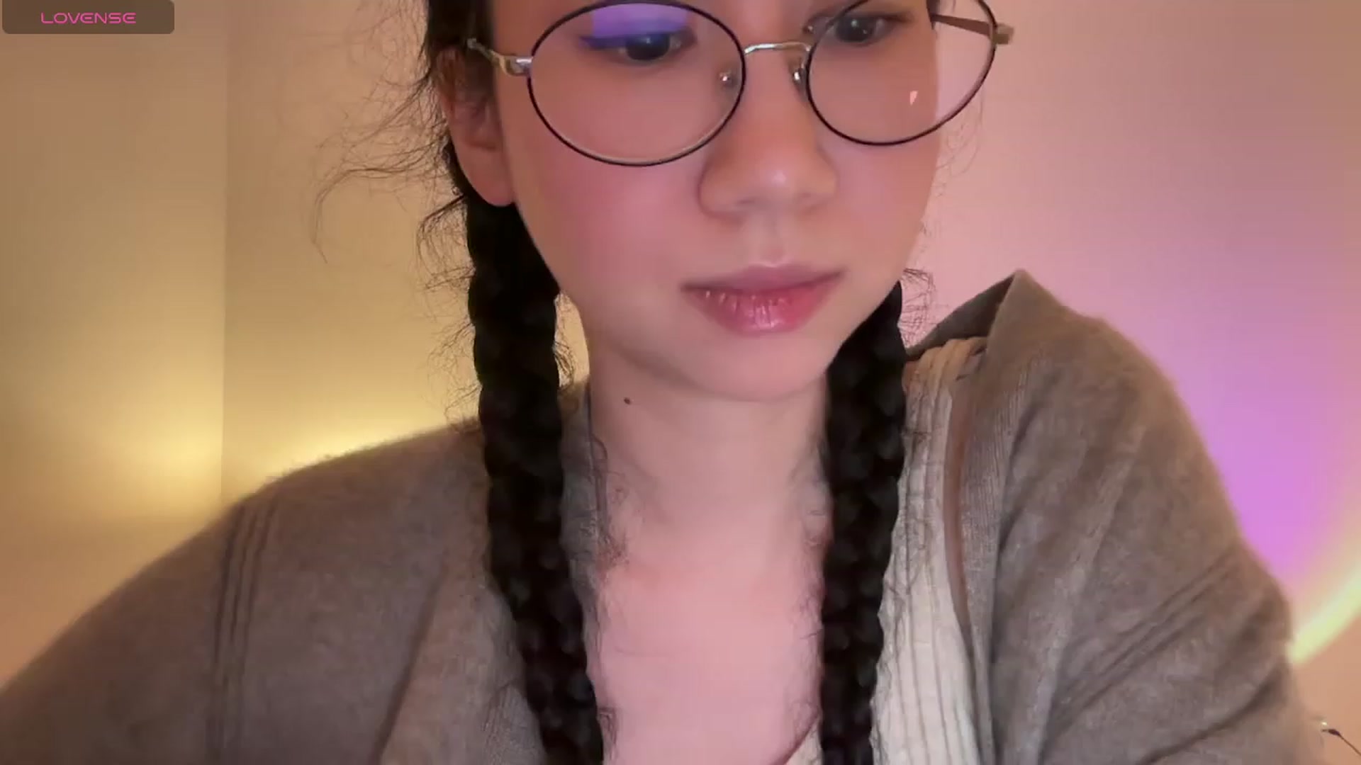 Gallery image thumbnail from cute_asian69's myfreecams stream on, 02/25/2024, 01:24 image 6 of 20