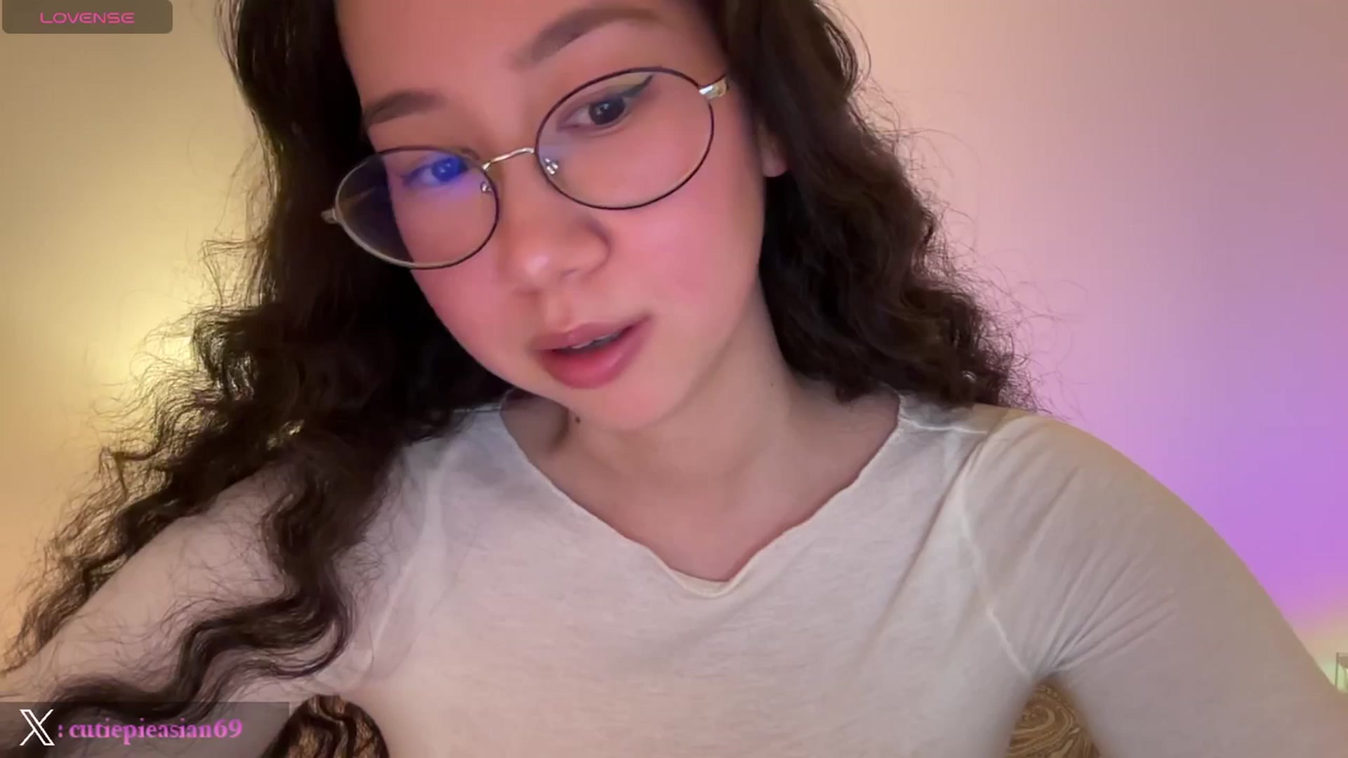 Gallery image thumbnail from cute_asian69's myfreecams stream on, 02/26/2024, 22:34 image 14 of 20