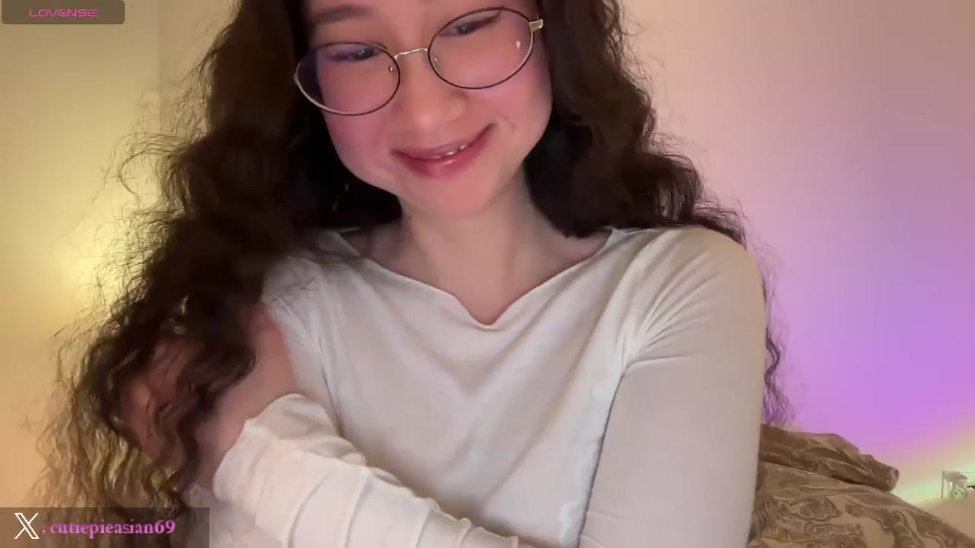 Gallery image thumbnail from cute_asian69's myfreecams stream on, 02/26/2024, 22:34 image 19 of 20