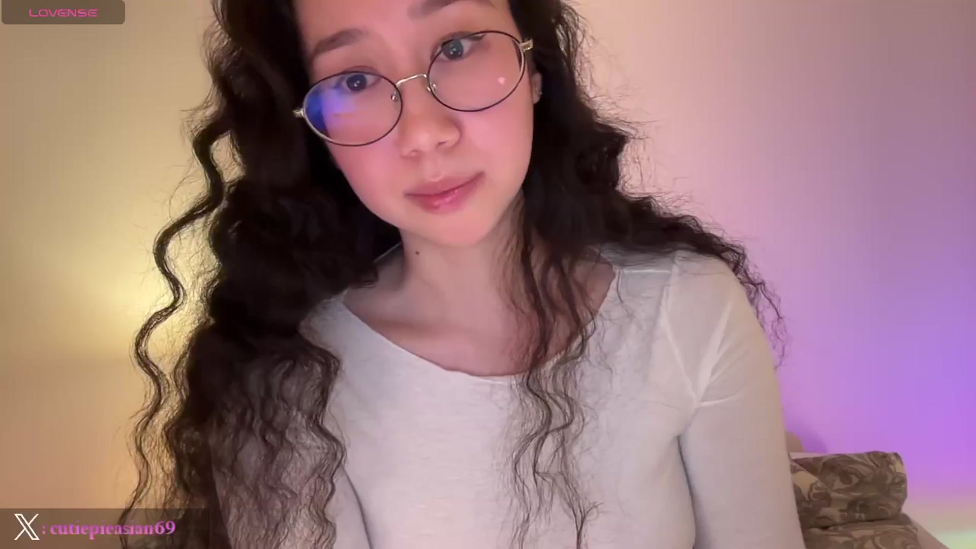 Gallery image thumbnail from cute_asian69's myfreecams stream on, 02/27/2024, 01:03 image 16 of 20