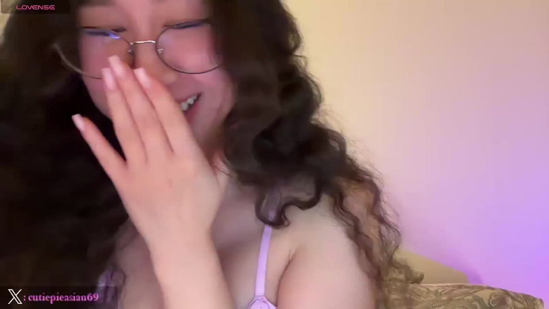 Gallery image thumbnail from cute_asian69's myfreecams stream on, 02/27/2024, 01:03 image 5 of 20