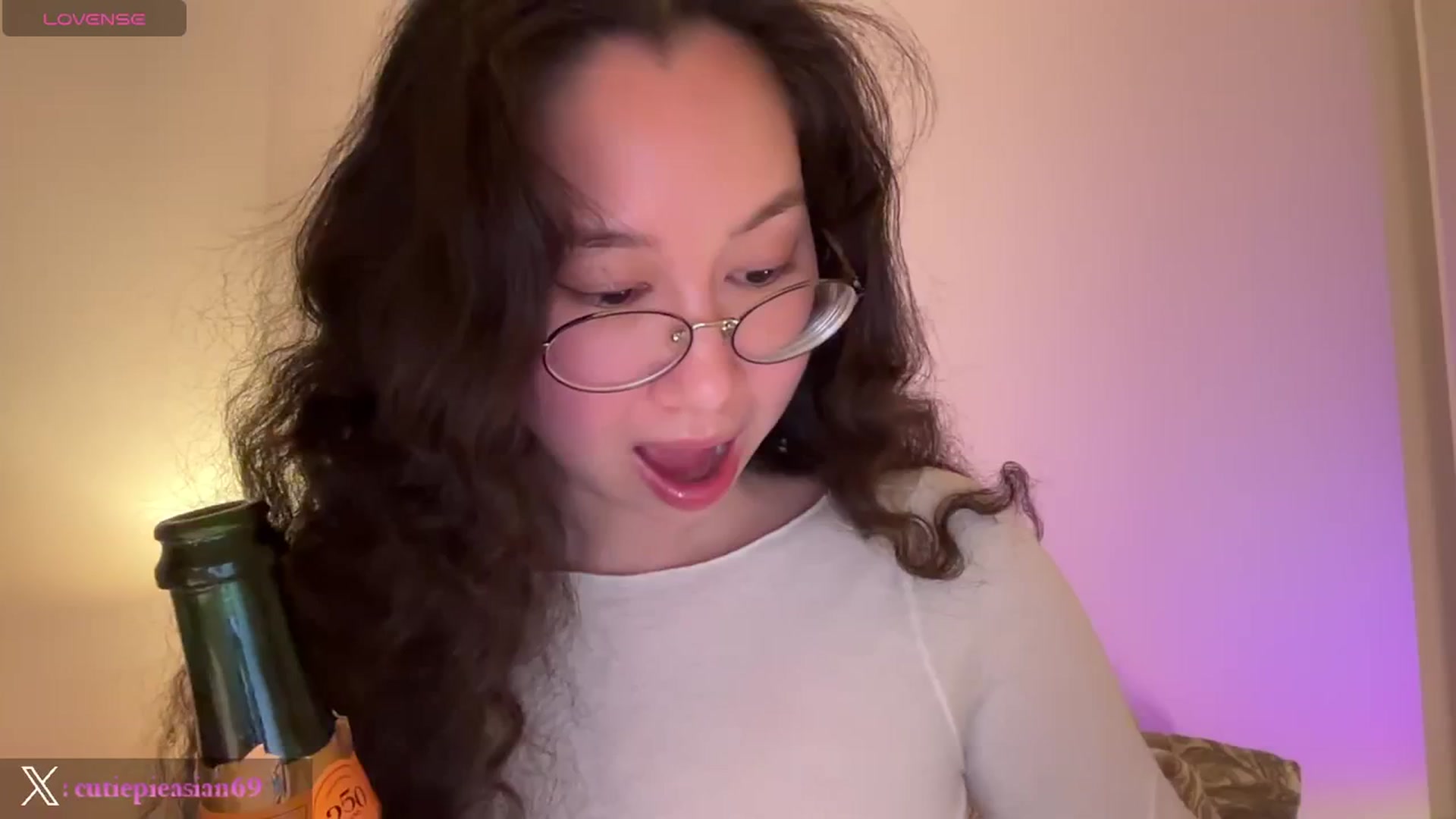Gallery image thumbnail from cute_asian69's myfreecams stream on, 02/27/2024, 01:40 image 1 of 20