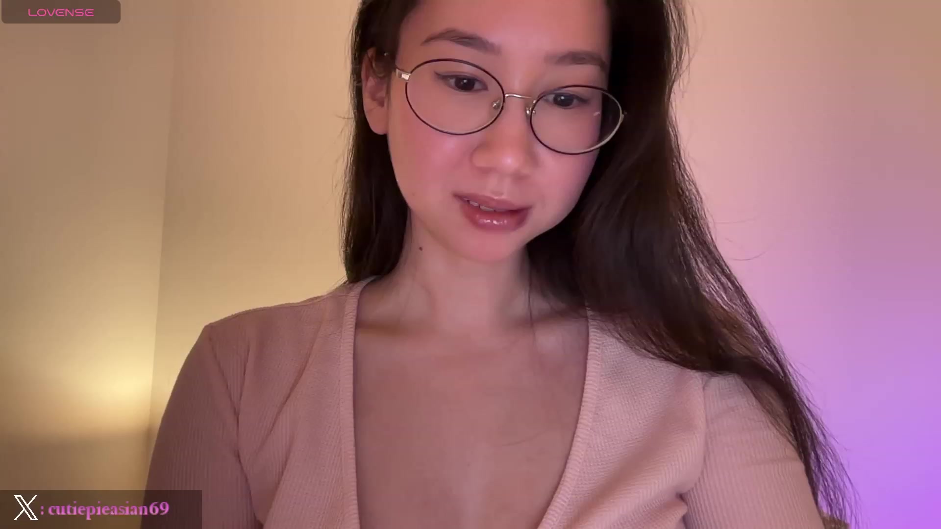Gallery image thumbnail from cute_asian69's myfreecams stream on, 02/29/2024, 24:23 image 3 of 20
